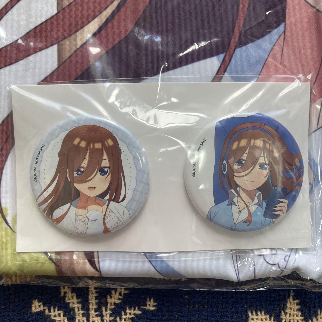 五等分の花嫁 三玖 描き下ろし抱き枕カバー+缶バッジセット 映画「五等分の花嫁」 描き下ろし抱き枕カバー+缶バッジセット