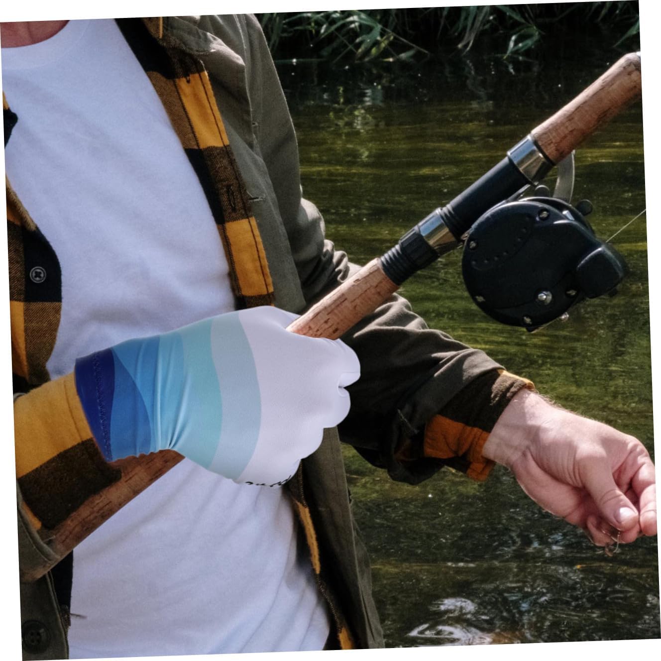 Breathable Half-Finger UV Protection Outdoor Gloves Anti-Slip for Summer Fishing and Hiking Size M Blue