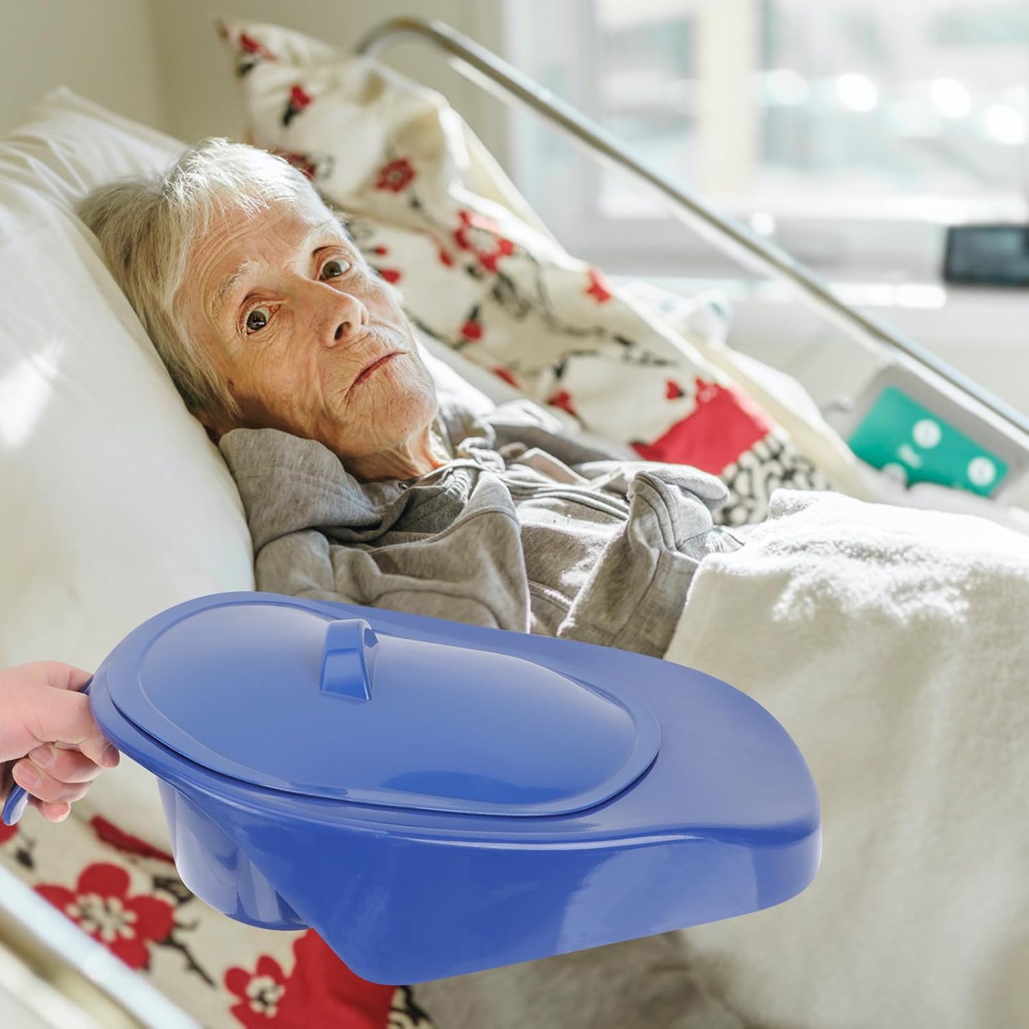 Portable Plastic Bedpan with Anti-Splash Design and Smooth Edges, Contoured Shape for Pregnant Women and Elderly, Suitable for Home Use