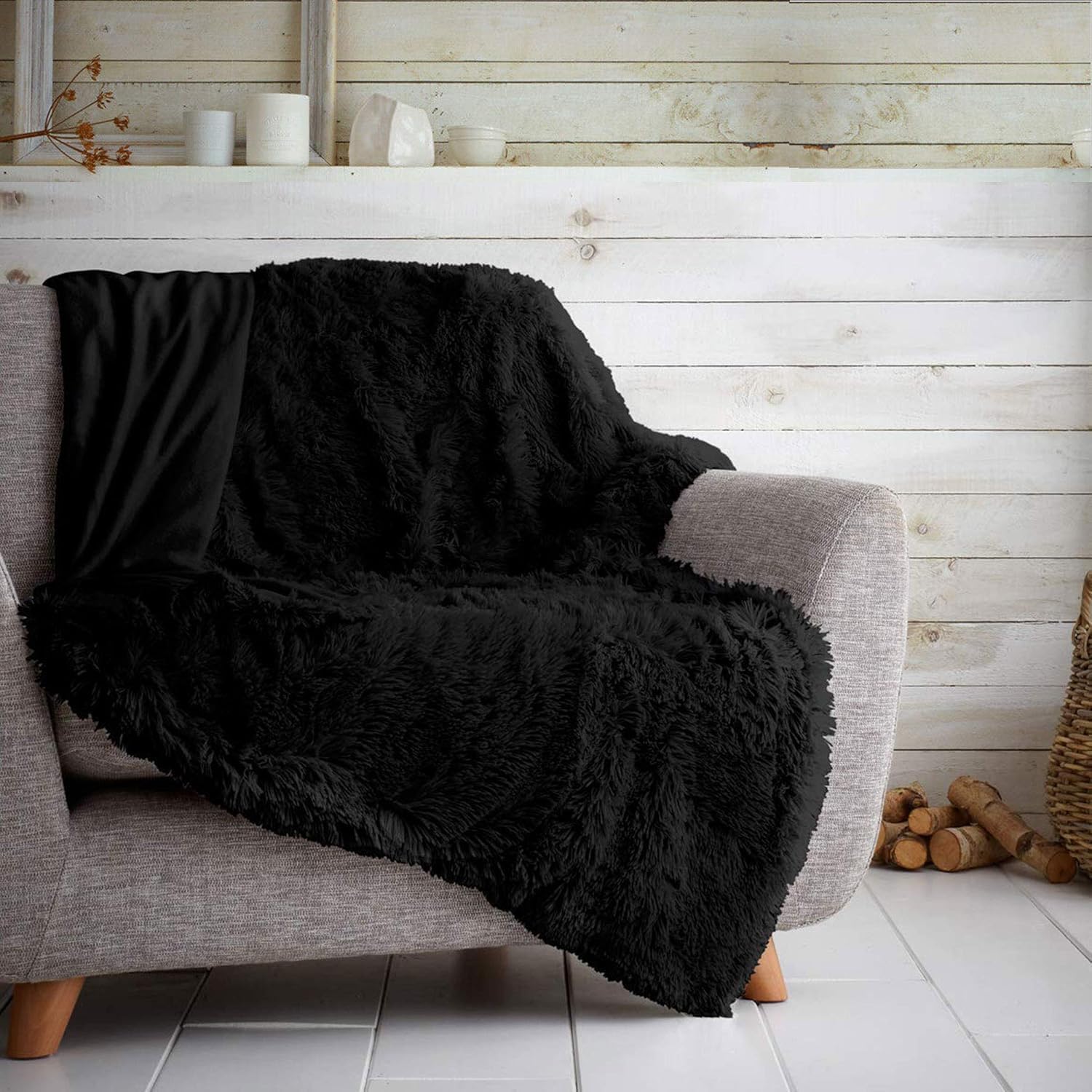 Lightweight Hug Snug Sherpa Fleece Blanket | Luxury Warm Faux Fur Throw for Sofa Bed | Thermal Fluffy Blanket For Bed Couch & Sofas Settee (150x200 Cm, Black)