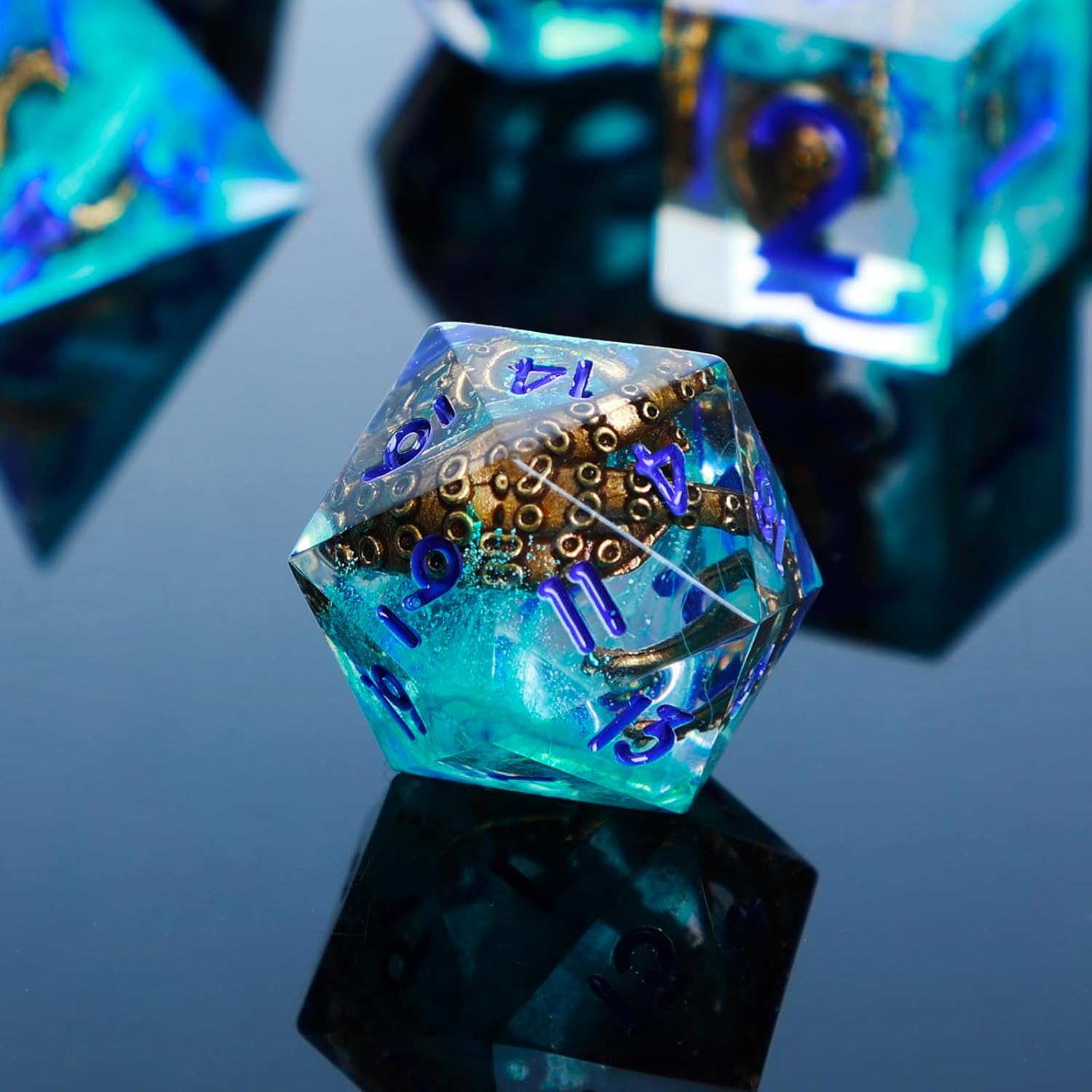 Polyhedral Metal and Resin Dice Set, 7 Pieces D&D RPG Dice with Box, Sharp Edge Octopus Tentacle Design, Fantasy Theme, for Tabletop Gamers, 14 Years and Up (Blue)