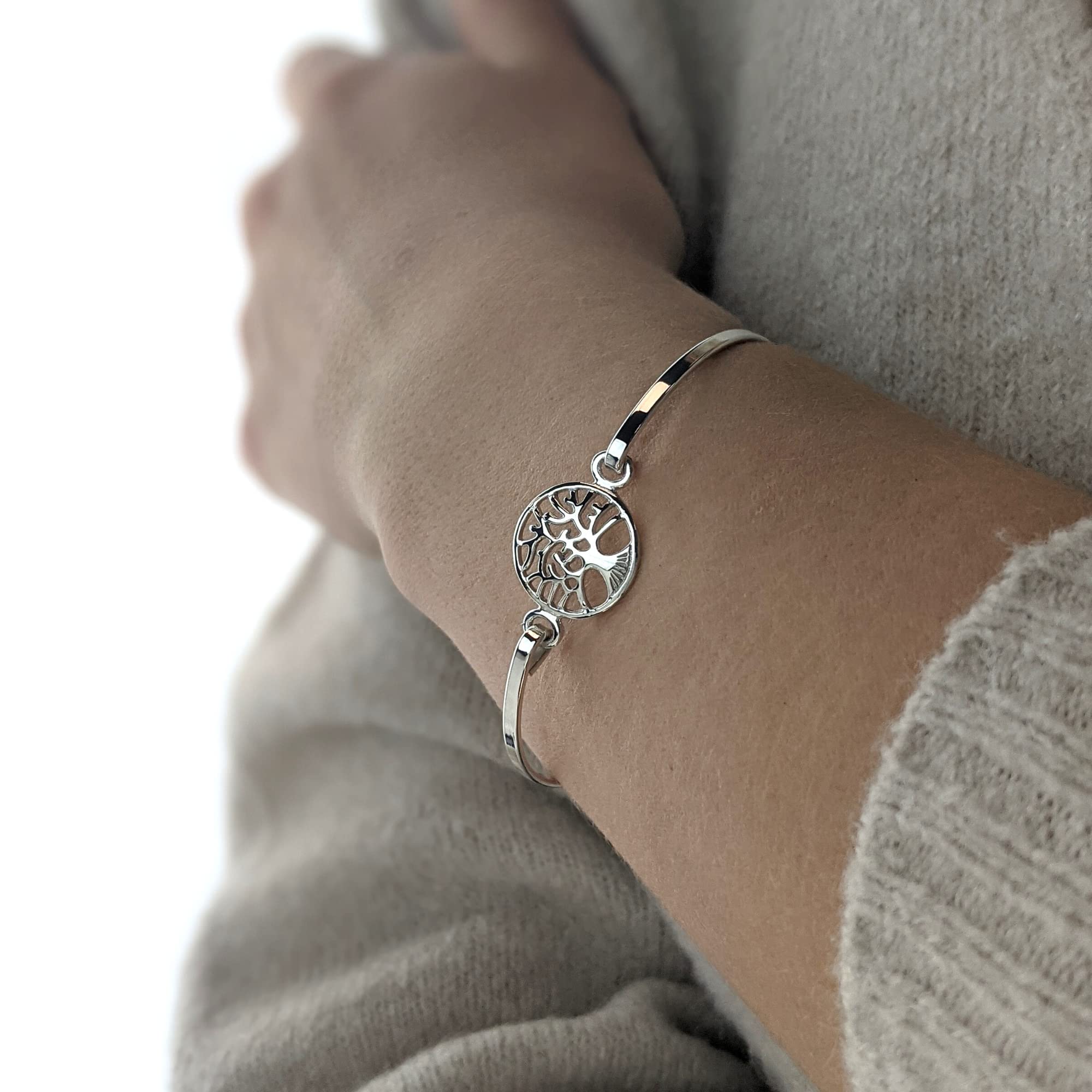 Silverly Bracciale in Argento Sterling 925 con Albero della Vita per Donna | Braccialetto in Argento Massiccio con Ciondolo Celtico da Impilare | Chiusura a Pressione con Gancio