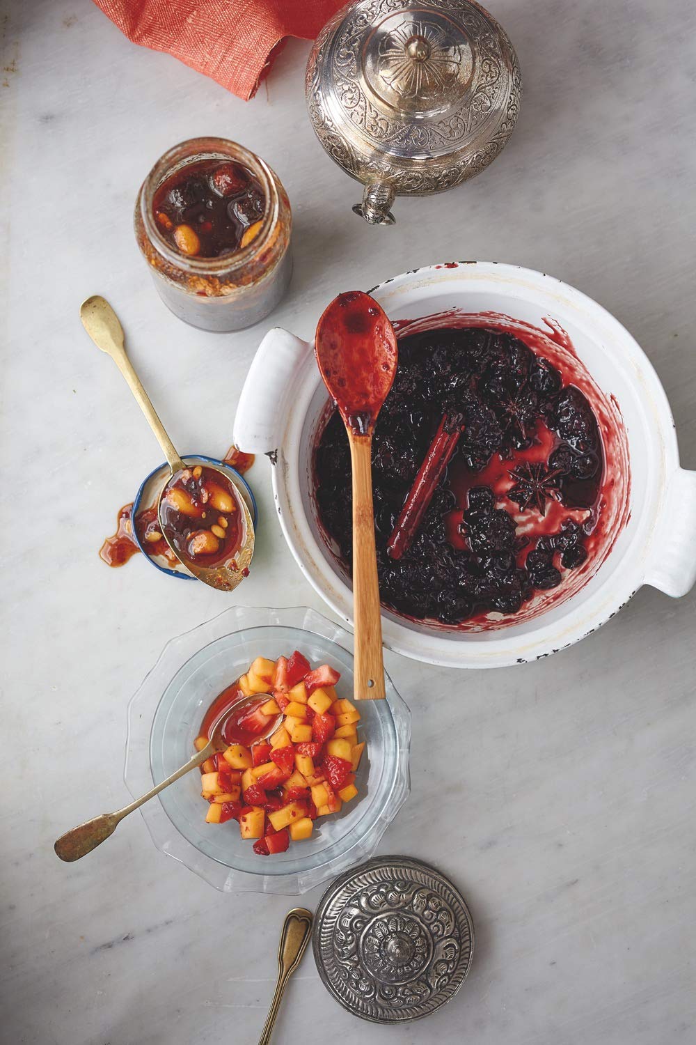 Kochbuch: Khazana. Familienrezepte aus der indo-persischen Küche. Traditionell persische Küche trifft indische Geschmacksvielfalt. Bunt, würzig, ... Familienrezepte aus der indo-persischen Küche