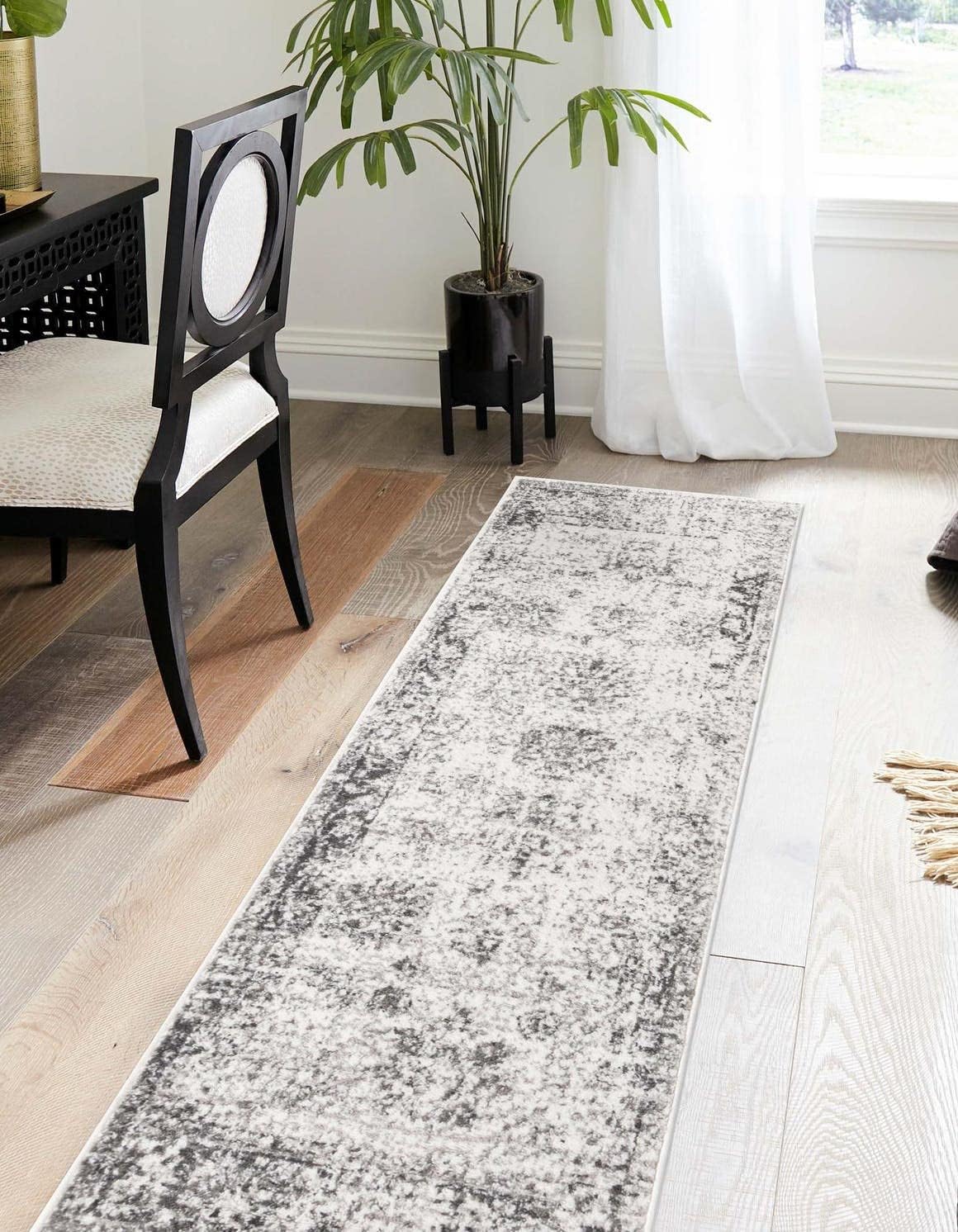 Unique Loom Sofia Collection Area Rug - Casino (2' x 6' 1" Runner Gray/Beige)