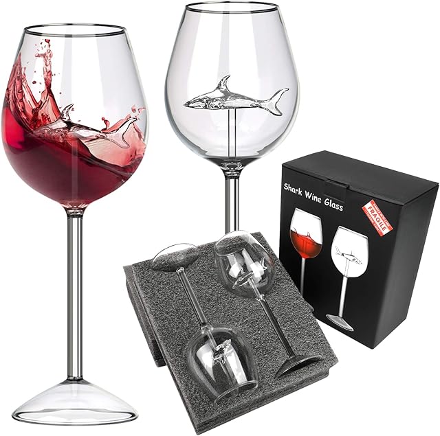 XOCOY Shark Wine Glasses,Red Wine Glass with Shark Inside,Crystal Flutes Goblets Novelty Gift for Adult Home Bar Party Christmas Celebration,Set of 2