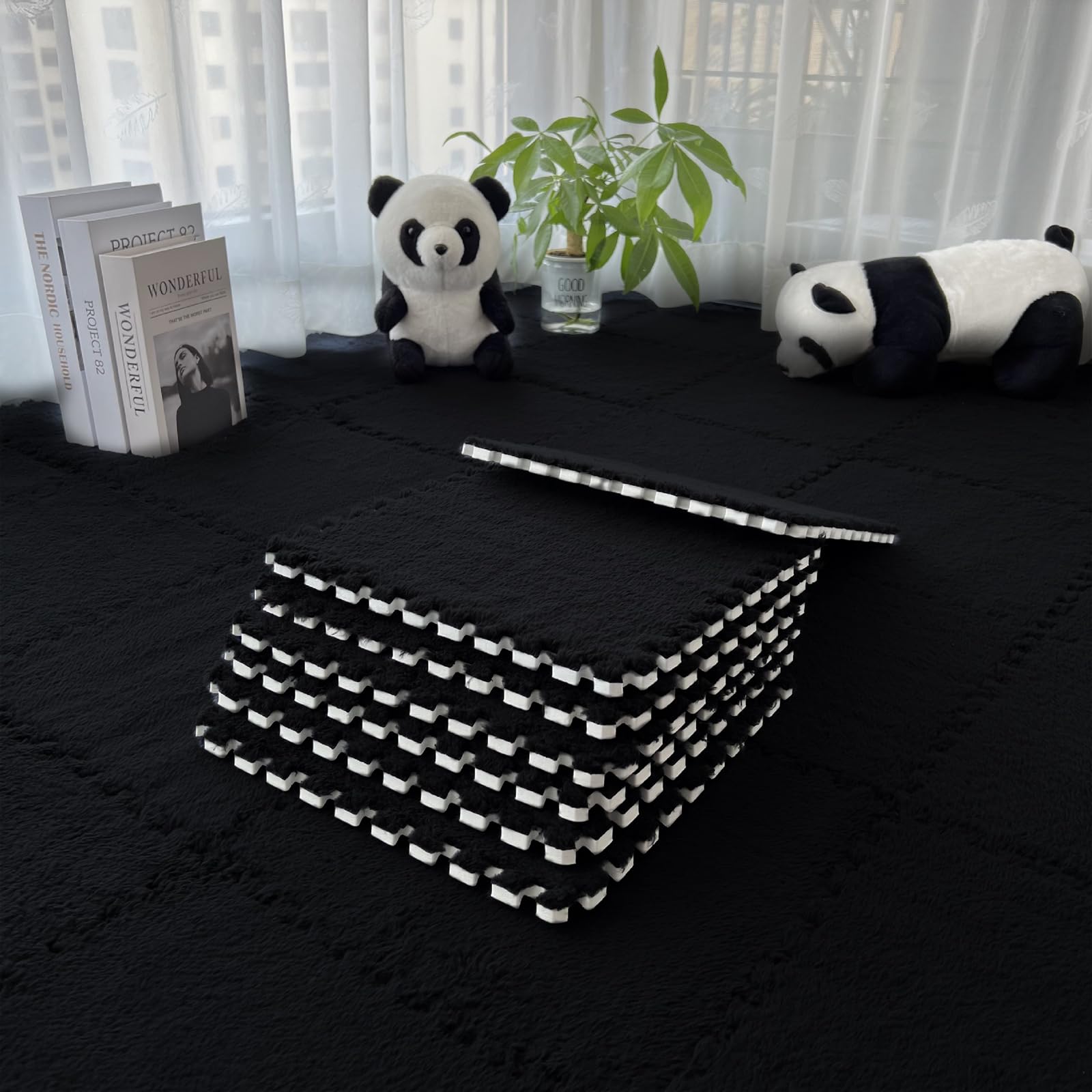 12 Stück Plüsch Bodenmatten 30x30 cm – Weiche Teppichfliesen mit Stecksystem, 10 mm Dicke, Bodenbelag für Wohnzimmer Schlafzimmer Arbeitszimmer (Schwarz)