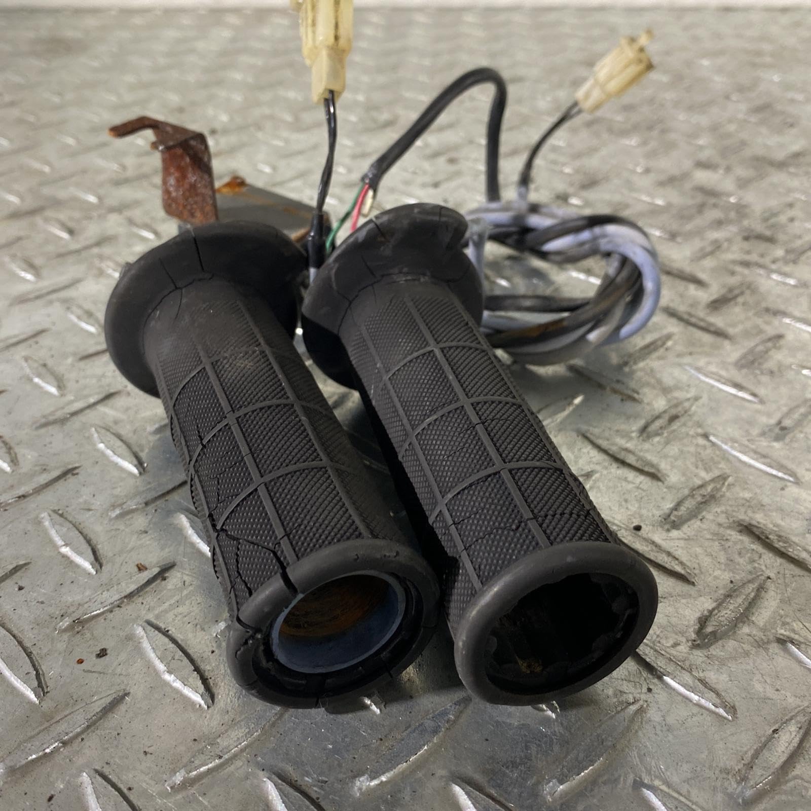 Amazon | バーディー 50 (4サイクル) グリップヒーター(M-250606-42