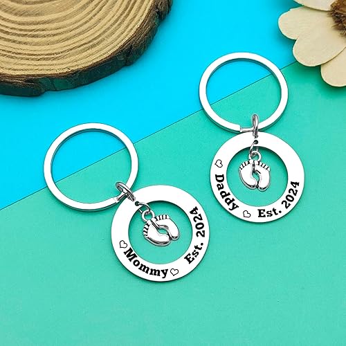 Miniatura 4 de Regalos de anuncio de embarazo para papá y mamá Est 2023 Juego de llaveros para nuevos padres, regalo por primera vez, regalo para papá y mamá,