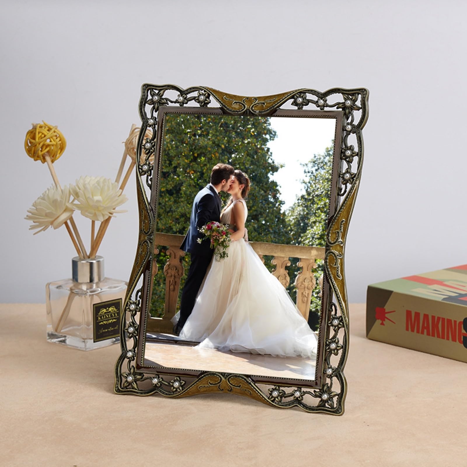 Amazon.com - Ayoiow Vintage Copper Picture Frame 6x8 for Tabletop