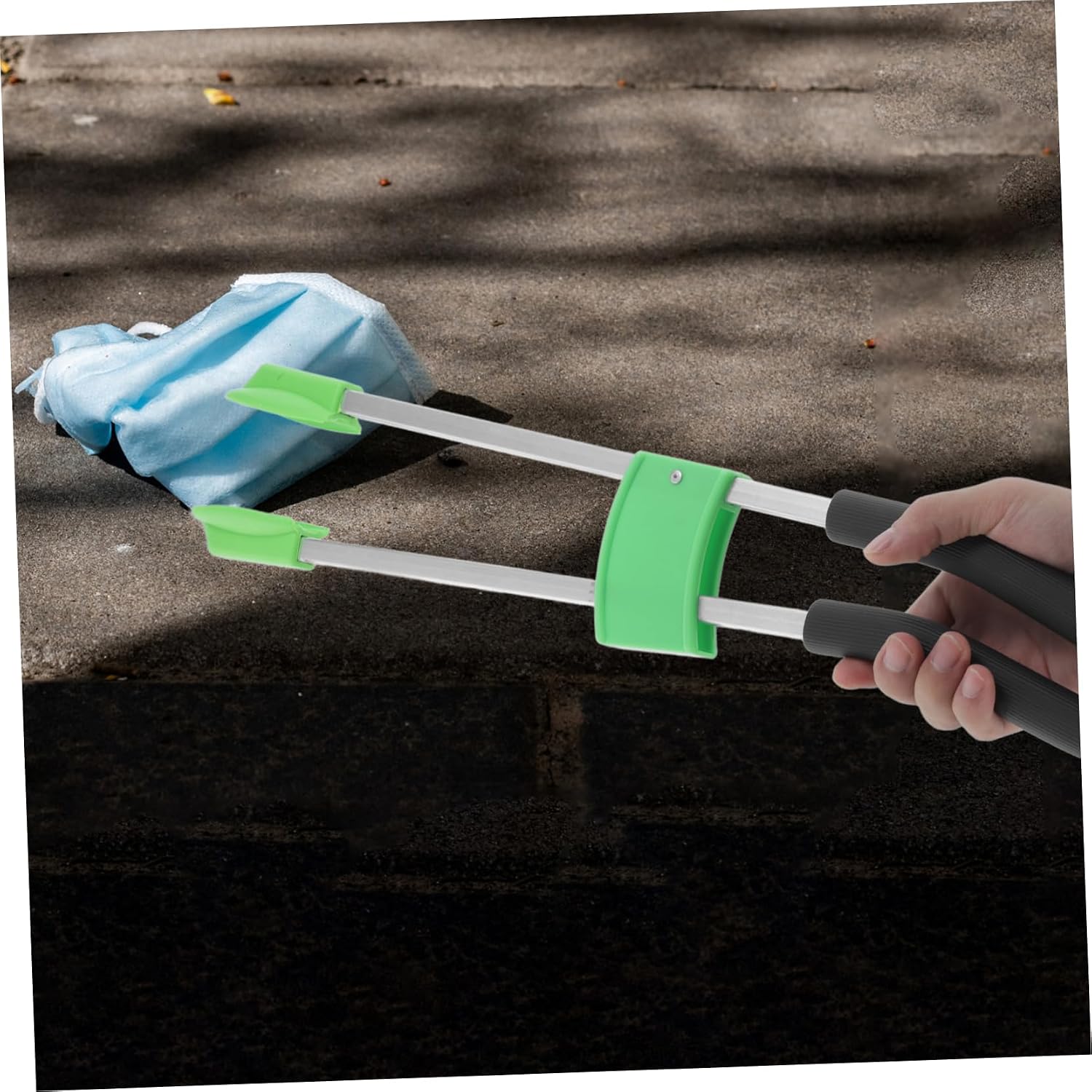 Trash Picker Tool Garbage Clamp for Efficient Outdoor Cleanup Lightweight and Design for Seniors and Easy Household Use