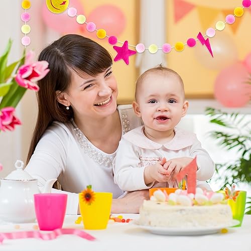 Miniatura 5 de Whaline Cartel de fieltro preppy 3D rosa con iluminación de cara de estrella, guirnalda de bolas de fieltro premontada con temática preppy guirnalda