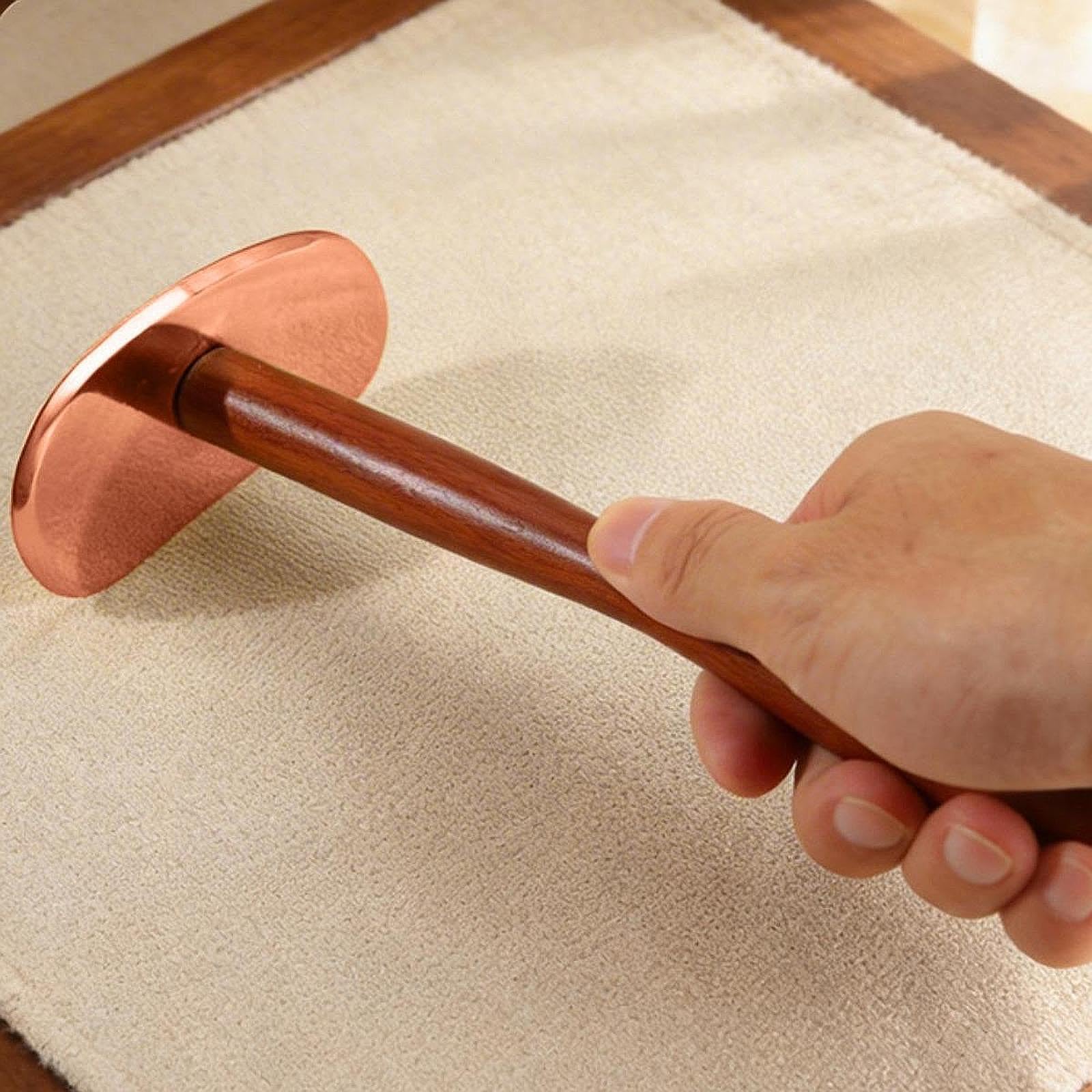 Gua Sha Board für Rücken Und Schultern Multifunktionale Massagescheibe mit Kupfereinsatz Und Holzgriff Komfortables Handwerkzeug für Körperpflege Tägl, S