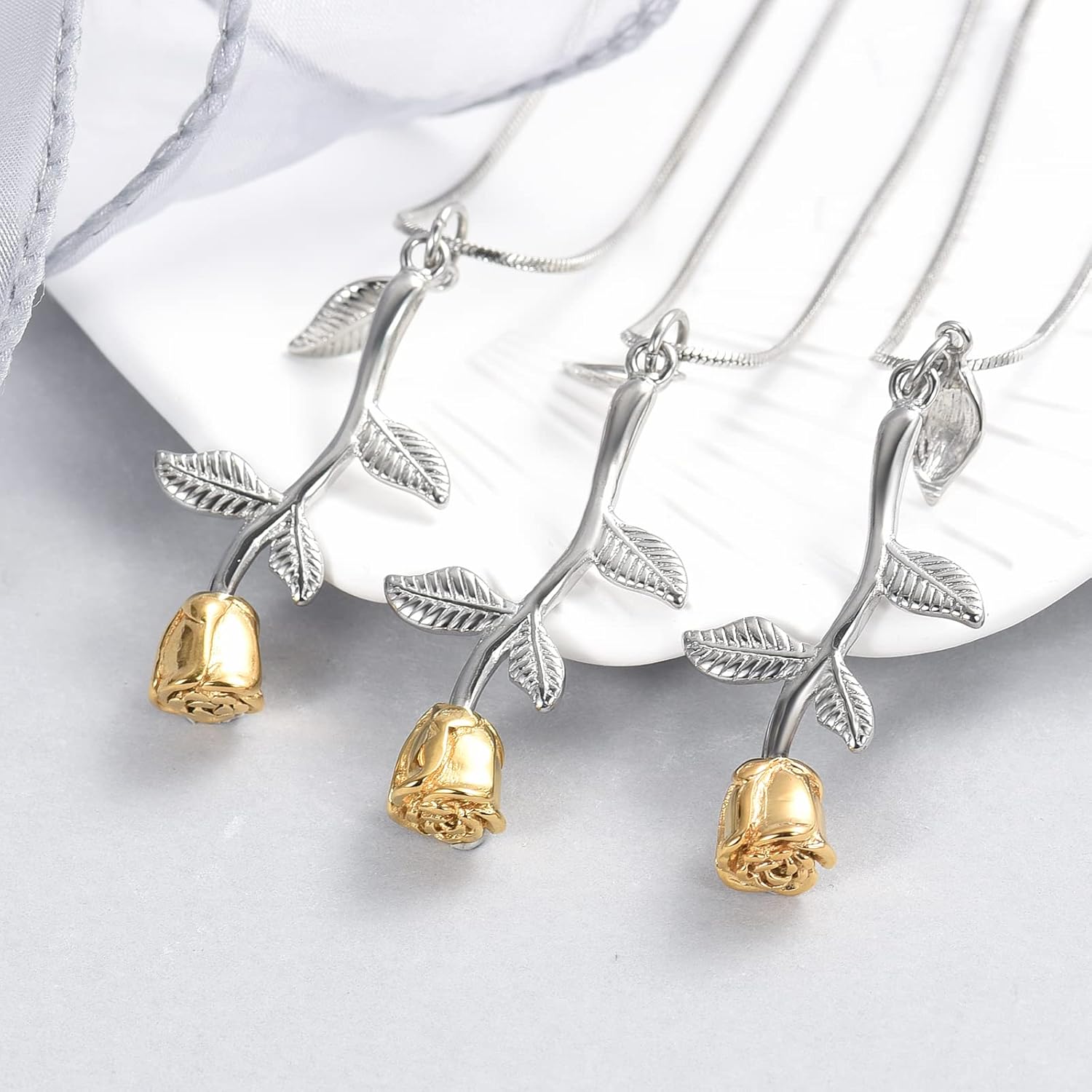 3Pcs Rose Flower Cremation Jewelry Urn Necklace for Ashes Memorial Locket Ashes Holder Keepsake Pendant for Women Girls