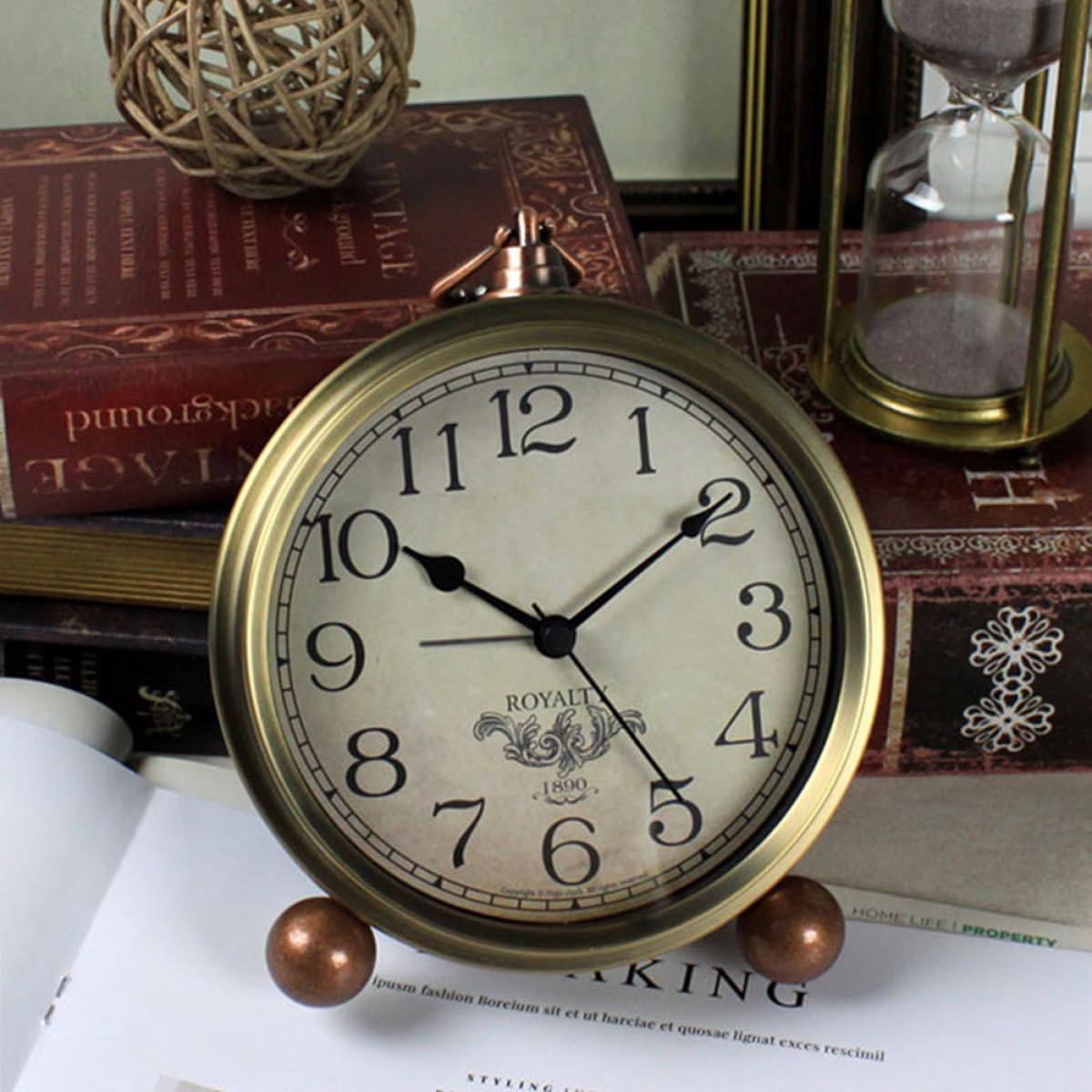 Vintage Retro Tischwecker im Amerikanischen Stil aus Metall und Glas mit Alarmfunktion und Genauer Zeitanzeige ohne Batterie für Zuhause und Büro