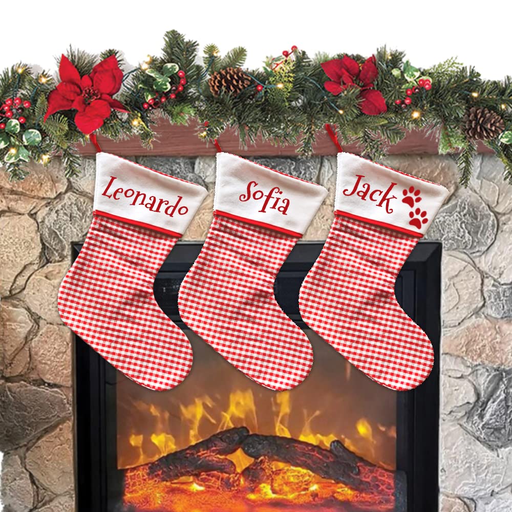 Chaussette de Noël à suspendre avec nom de 20 cm, 33 cm, chaussettes pour Noël personnalisées pour décoration de fêtes familiales (lot de 3 pièces, tableau rouge)