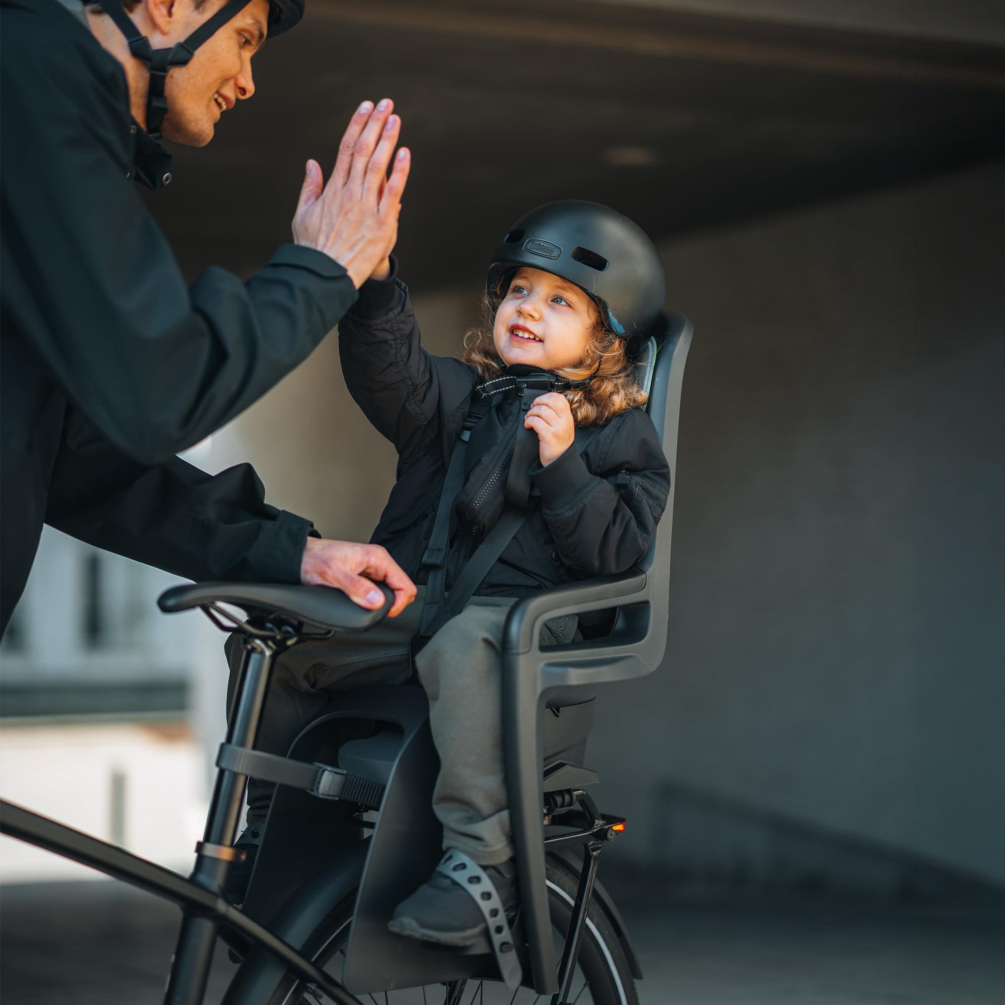 Thule Ridealong 2 Rack Mount Neigbarer Fahrradkindersitz Zur Gepäckträgermontage