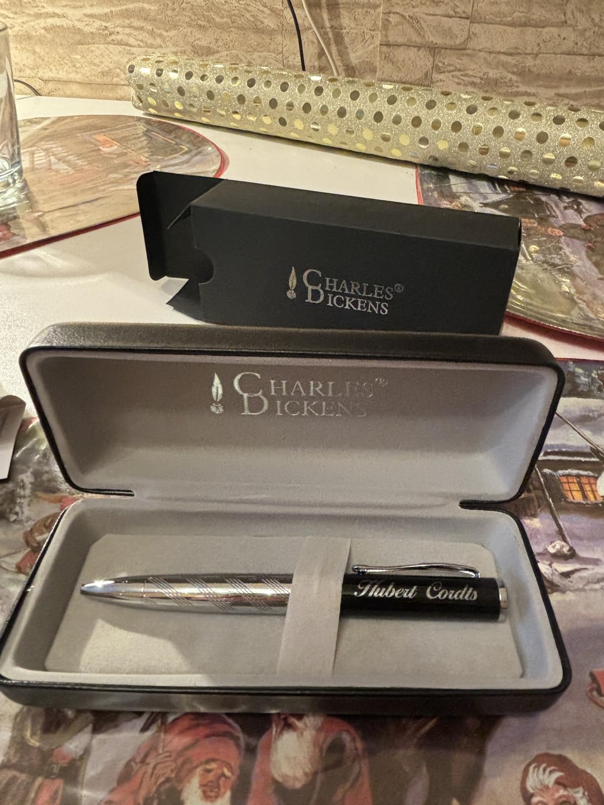 Charles Dickens Metall-Kugelschreiber TROJA – Mit Gravur, Drehfunktion & Geschenketui, 18,2 Cm, Schwarz/silber