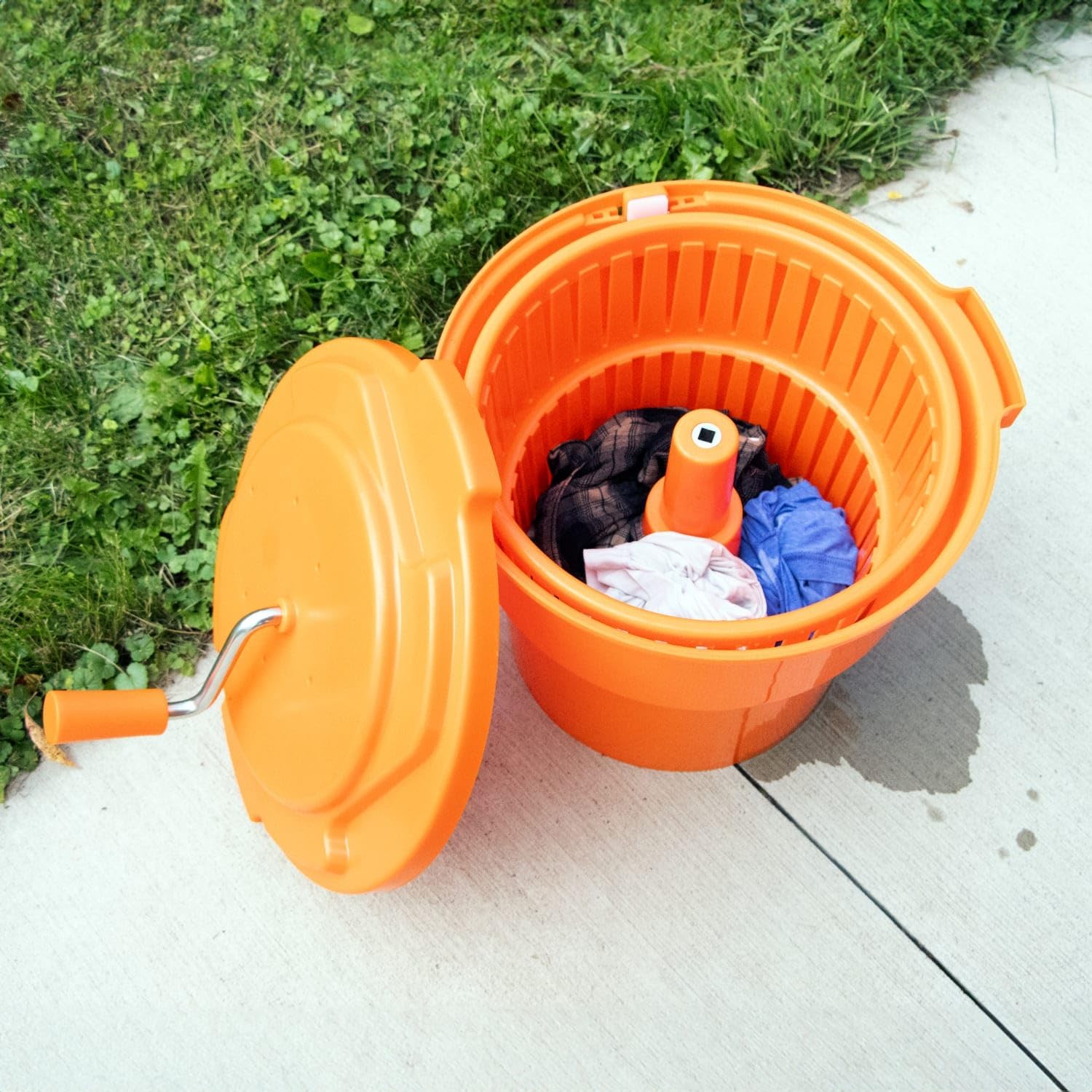 Lehman's Hand-Powered Laundry Spinner, Non-Electric Off-Grid Manual Clothes Wringer Alternative for Homesteading and Camping, 25L, 6.6 Gallon Capacity