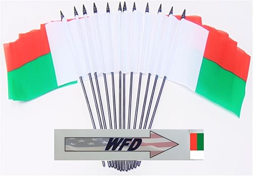 Miniatura 99 de Banderas de escritorio de Nicaragua, paquete de 12 banderas pequeñas de poliéster de 4 x 6 pulgadas en miniatura para mesa de oficina, pequeñas