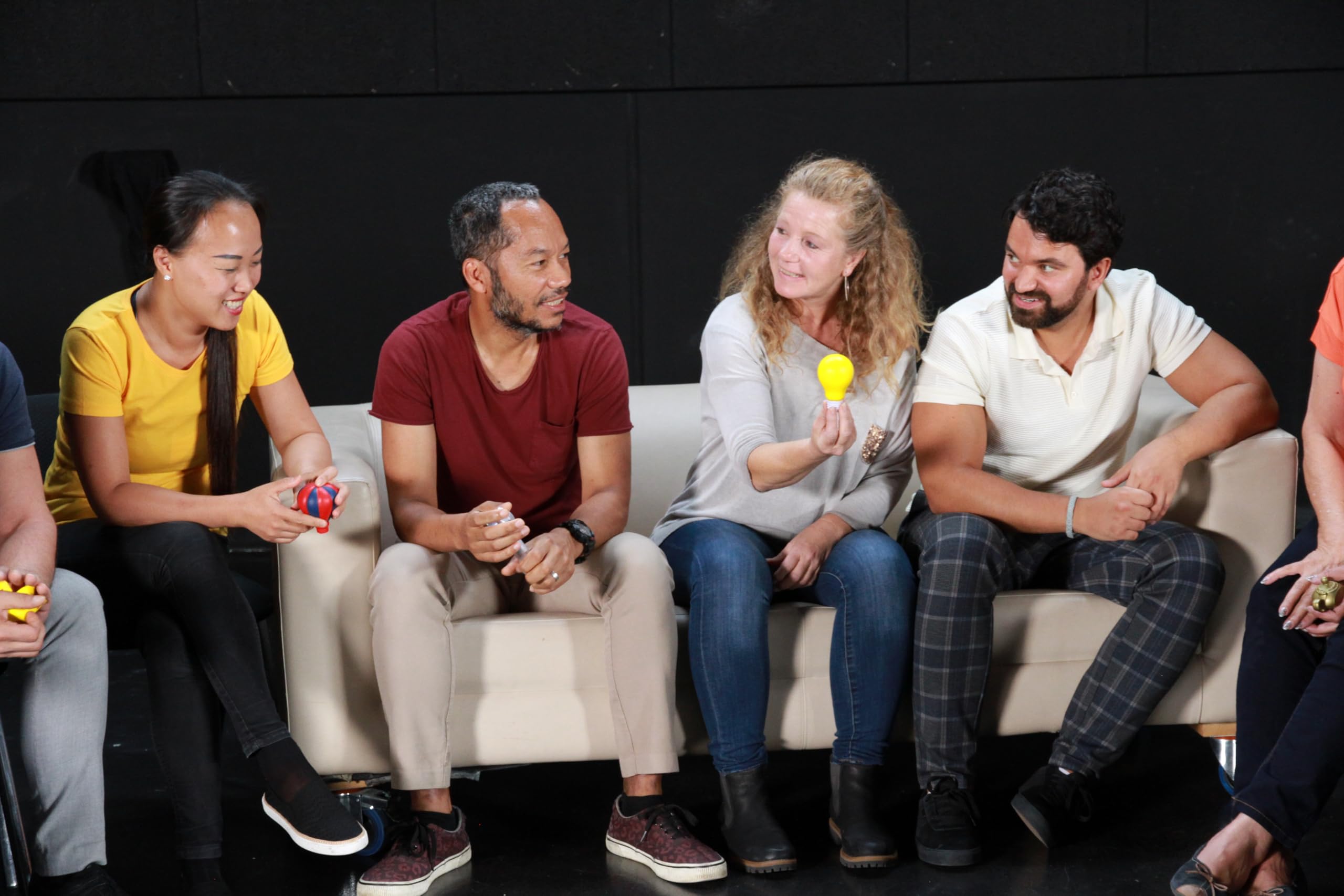 Moderationsbälle Set 2 – Gesprächsschrittmacher für Feedback & Coaching – 7 weiche Kunststoffbälle mit Stoffbeutel und Anleitung – Seminar- und Workshop-Tool