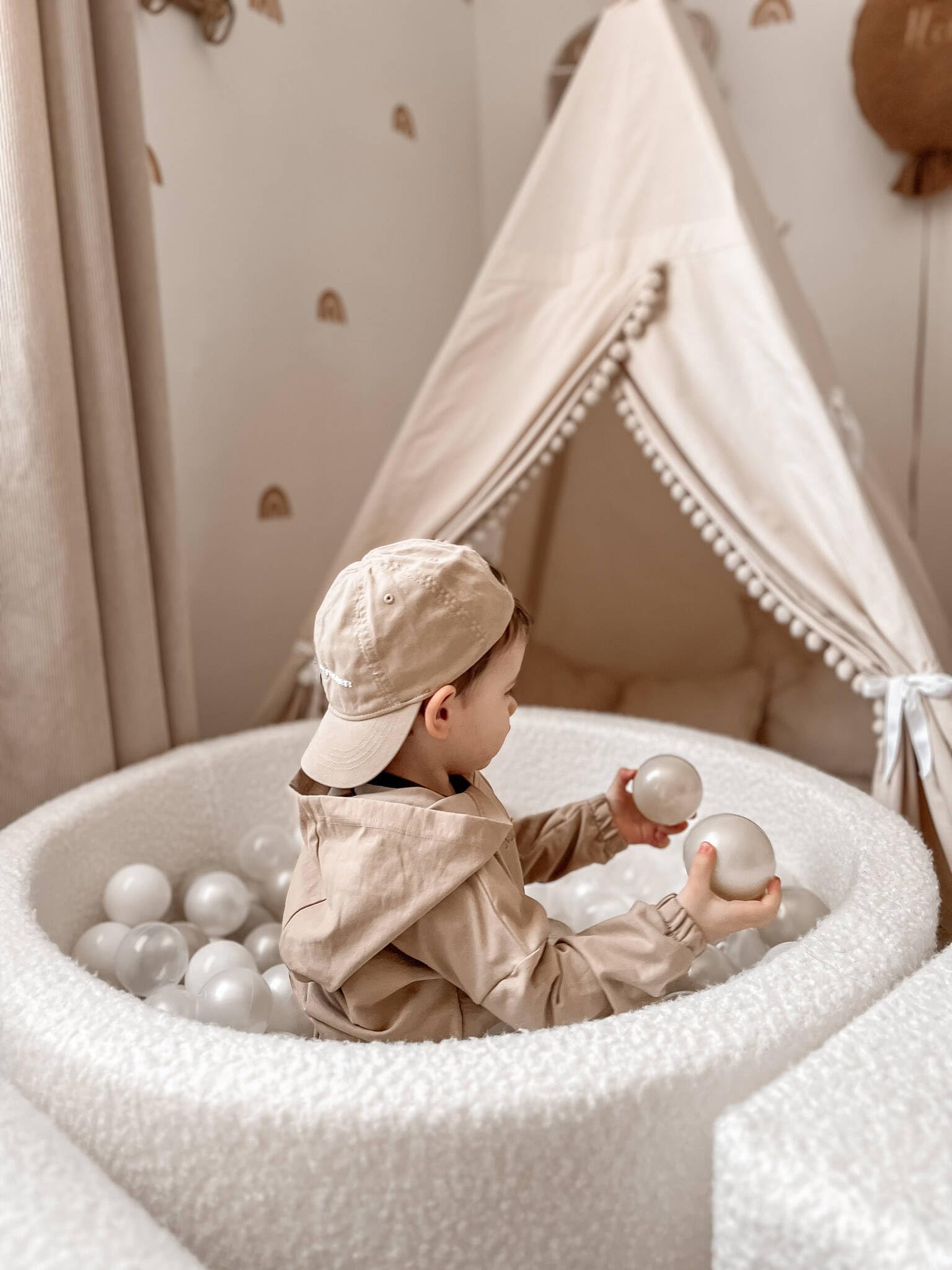 Mimii Bällebad 110x40cm Schaumstoff - Bouclé Rund Bällepool für Kinder Baby - Ballgruben für Mädchen und Jungen - Weiches und Sicheres Spielzeug – Weiß, Ohne Bäll