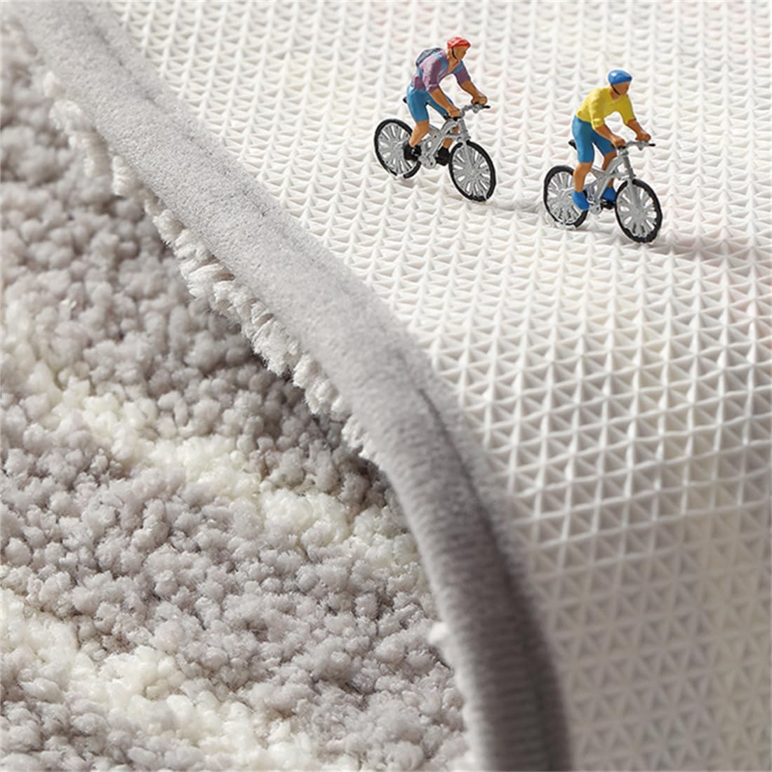 Ankah Bathroom Rug Black&White Checked Bath Mats, Non Slip Rubber Backing, Thick Soft Shaggy, Super Absorbent, Machine Washable, Bath Rugs Cute Bathroom Deocr, (Colour Dots 19.68"x 31.49")