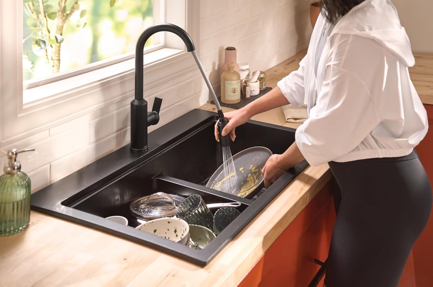 Moen Meena One Handle Kitchen Faucet with Pull Down Sprayer, High Arc Kitchen Sink Faucet Featuring Reflex System and Duralock Quick Connect, Matte Black, 87270BL