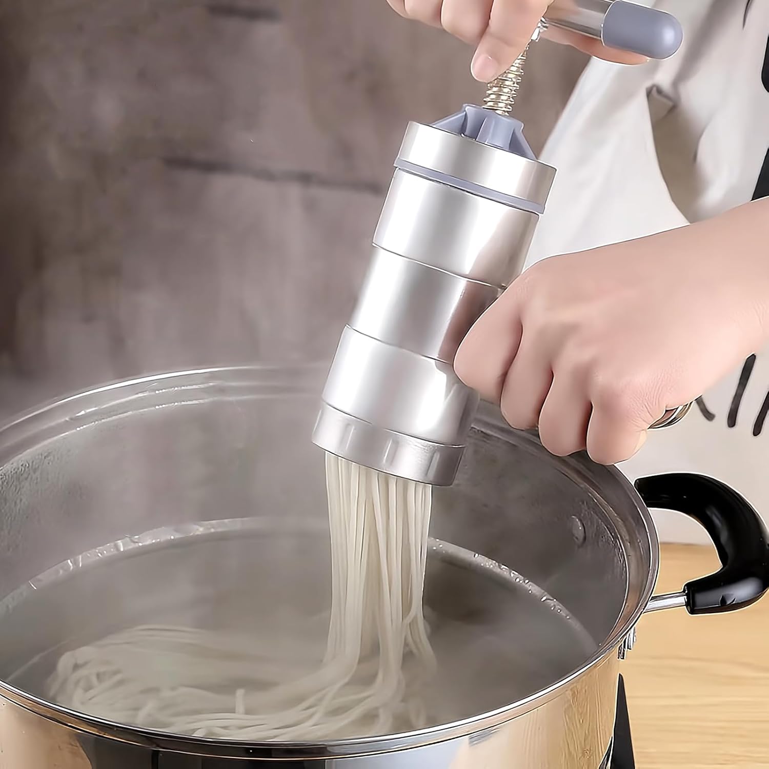 Manual Noodles Press Machine with 5 Noodle Mould, Portable Pasta Maker Stainless Steel, Noddle Juicer