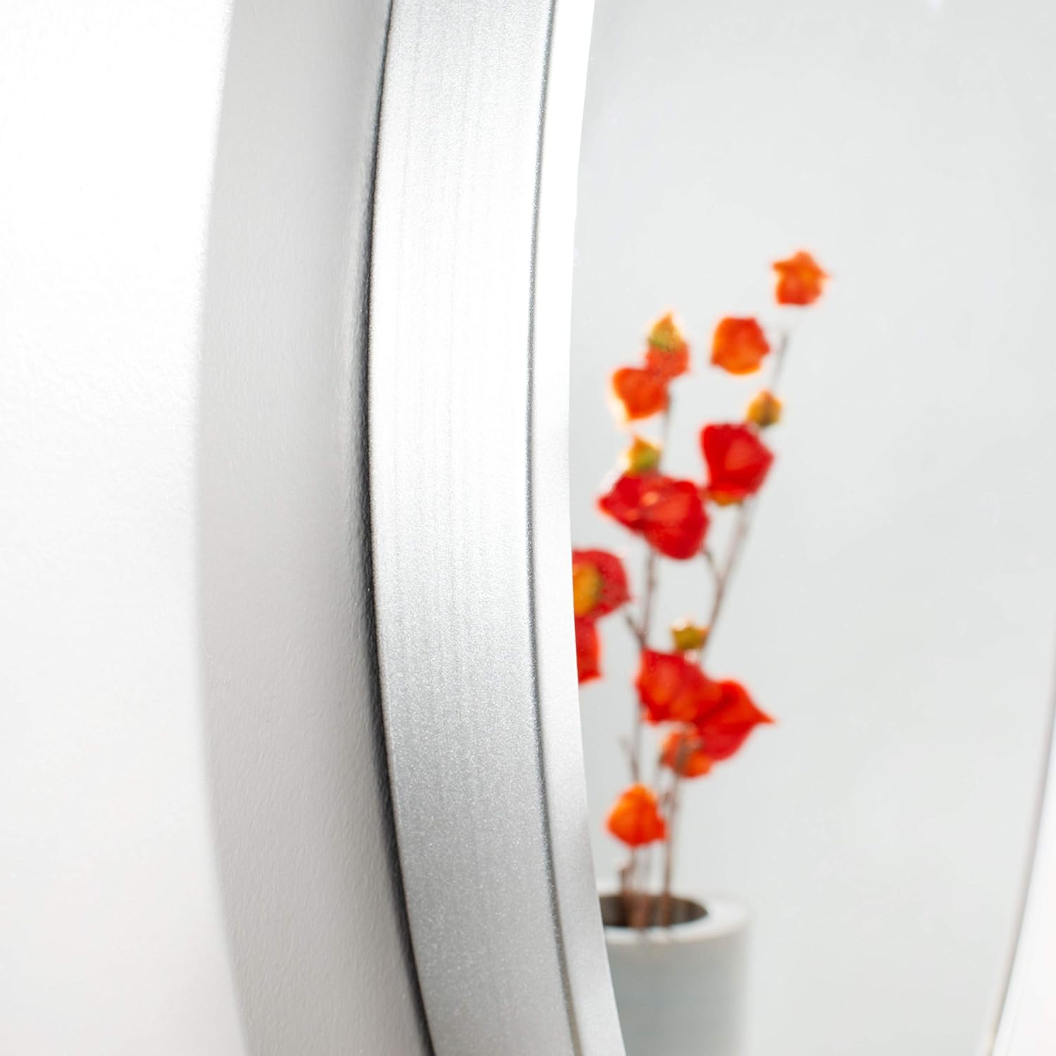 SAFAVIEH Home Eason Silver Round 30-inch Decorative Accent Mirror