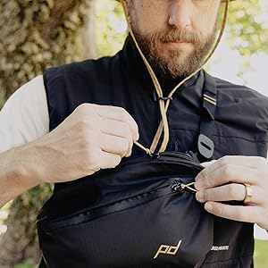 Amazon.com: Peak Design Outdoor Sling 2L, Black, Padded Adjustable