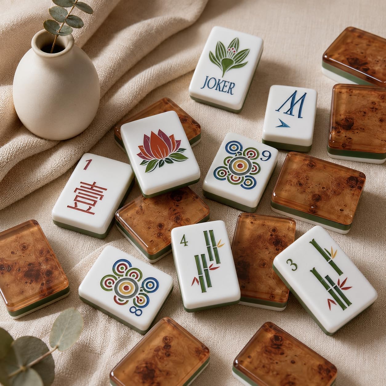 Mahjong Americano 2027 Migliorato in Acrilico Effetto Legno, 160 Tessere a 4 Strati con Simboli Incisi, per Serate di Gioco, Viaggi, Incontri e Regali (D)