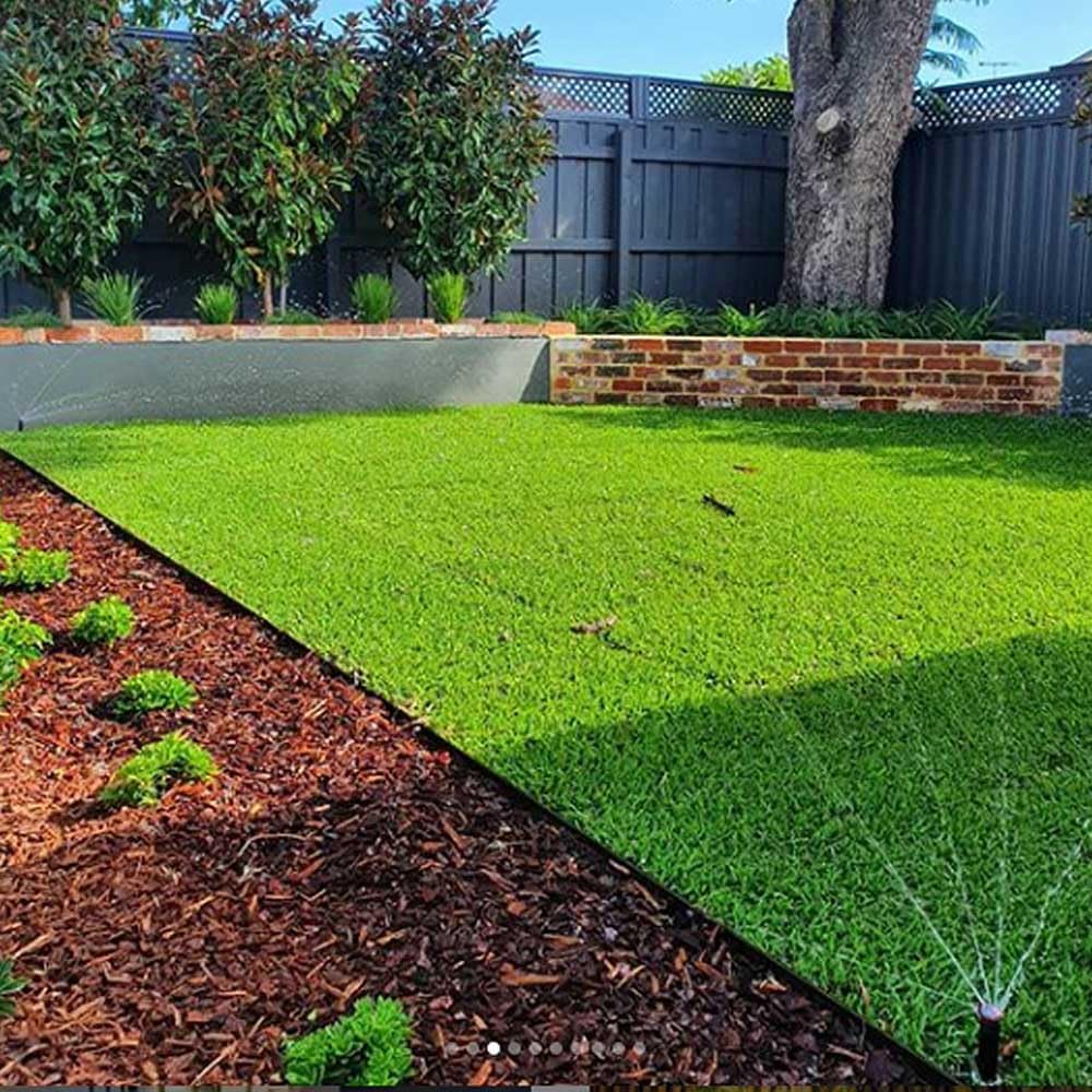 Garden Edging，110ft Landscape Edging with 240 Spikes for Lawn 4 Inch Tall (110FT, Black)