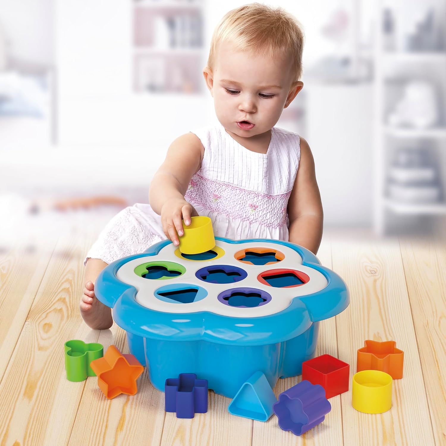Quercetti Daisy Shape Sorter - Classic 16 Piece Shape and Color Sorting Toy (Made in Italy)