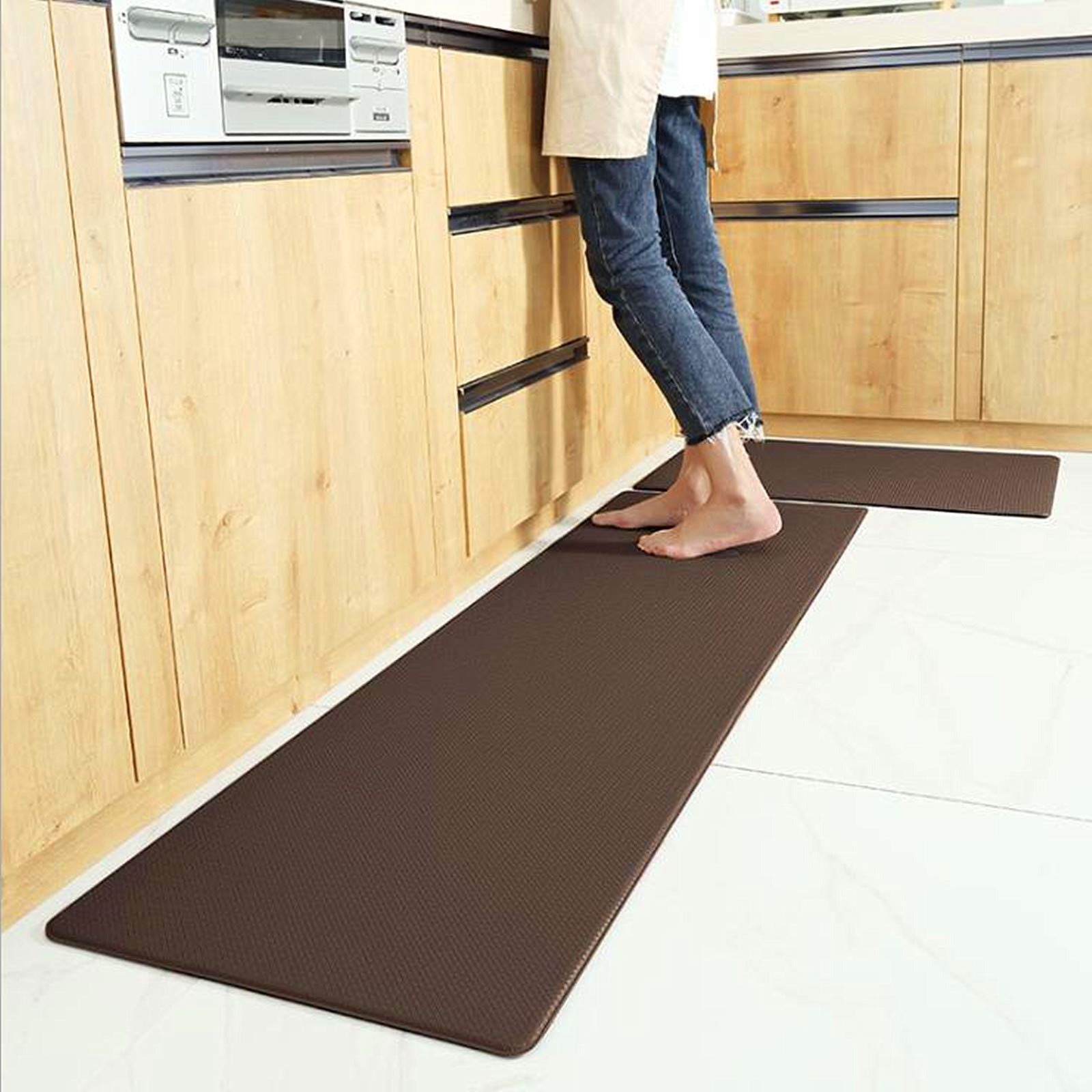 Tapis de couloir anti-fatigue marron pour retrouver le plaisir de cuisiner sans fatigue