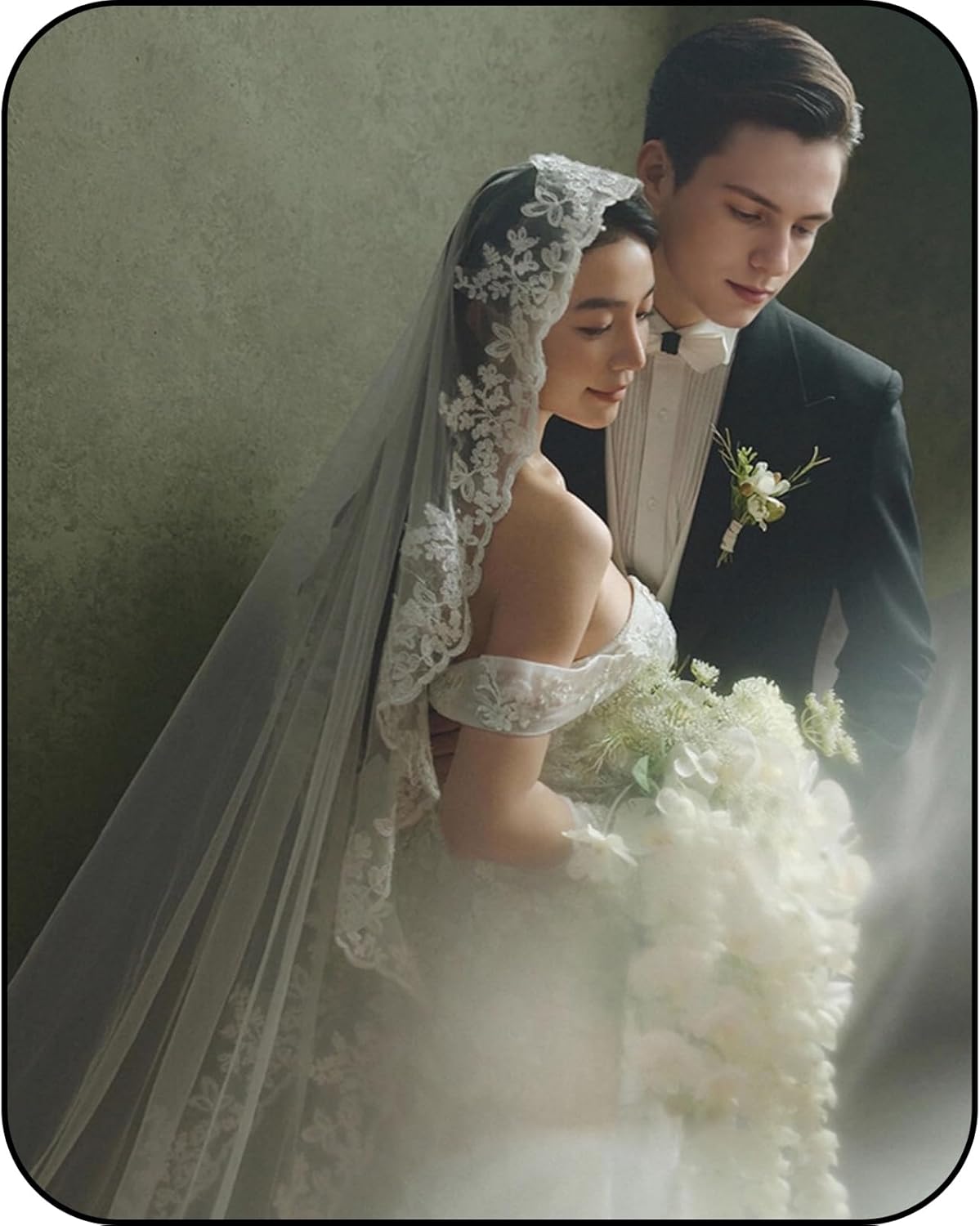 Bridal Veil Lace Flower Wedding Veil,1 Tier Cathedral Fingertip Length Veils with Metal Comb