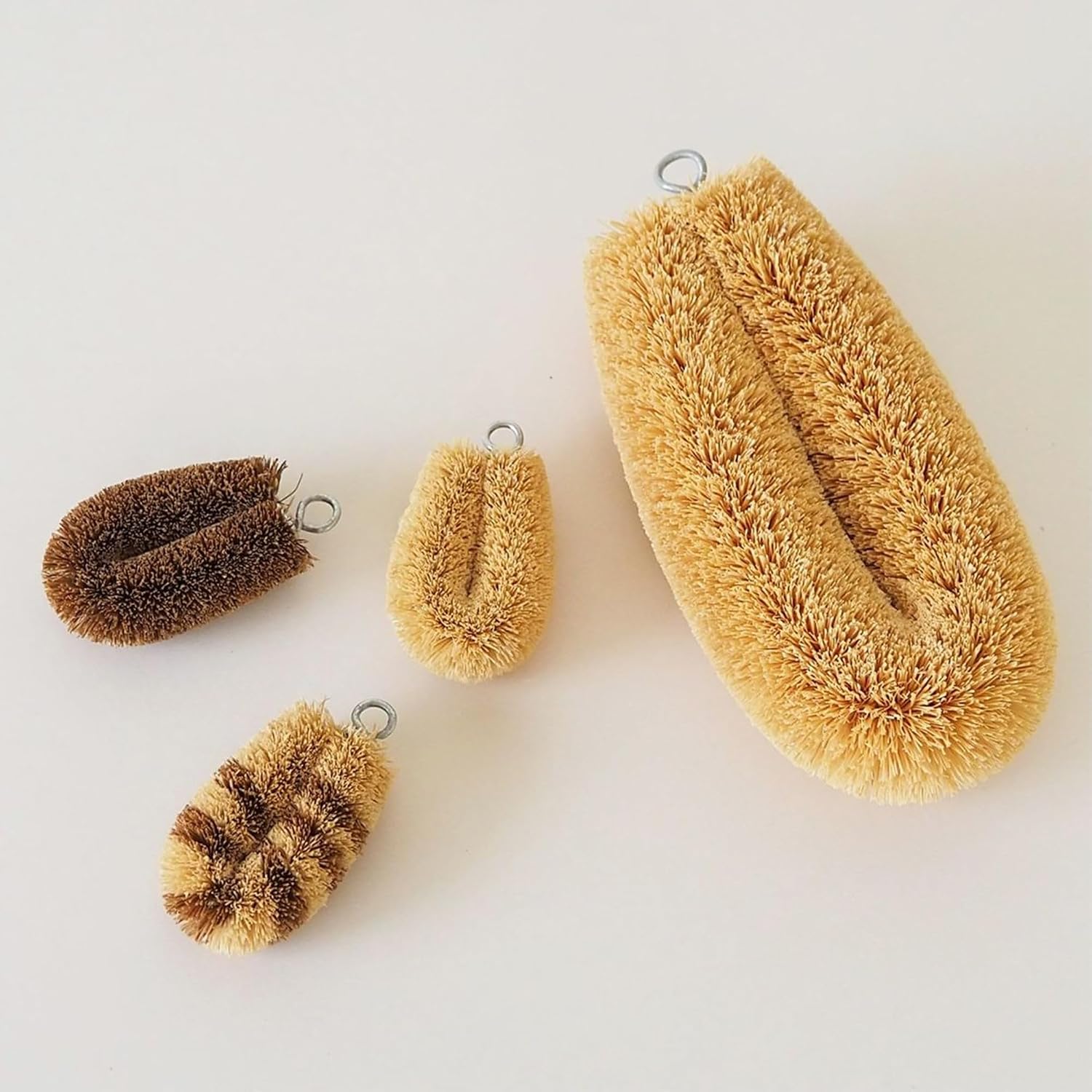Natural Palm Mini Tawashi Brush - White Beige - Scrubber for Cleaning Small Spaces - Premium Coconut Fiber - Made in Japan