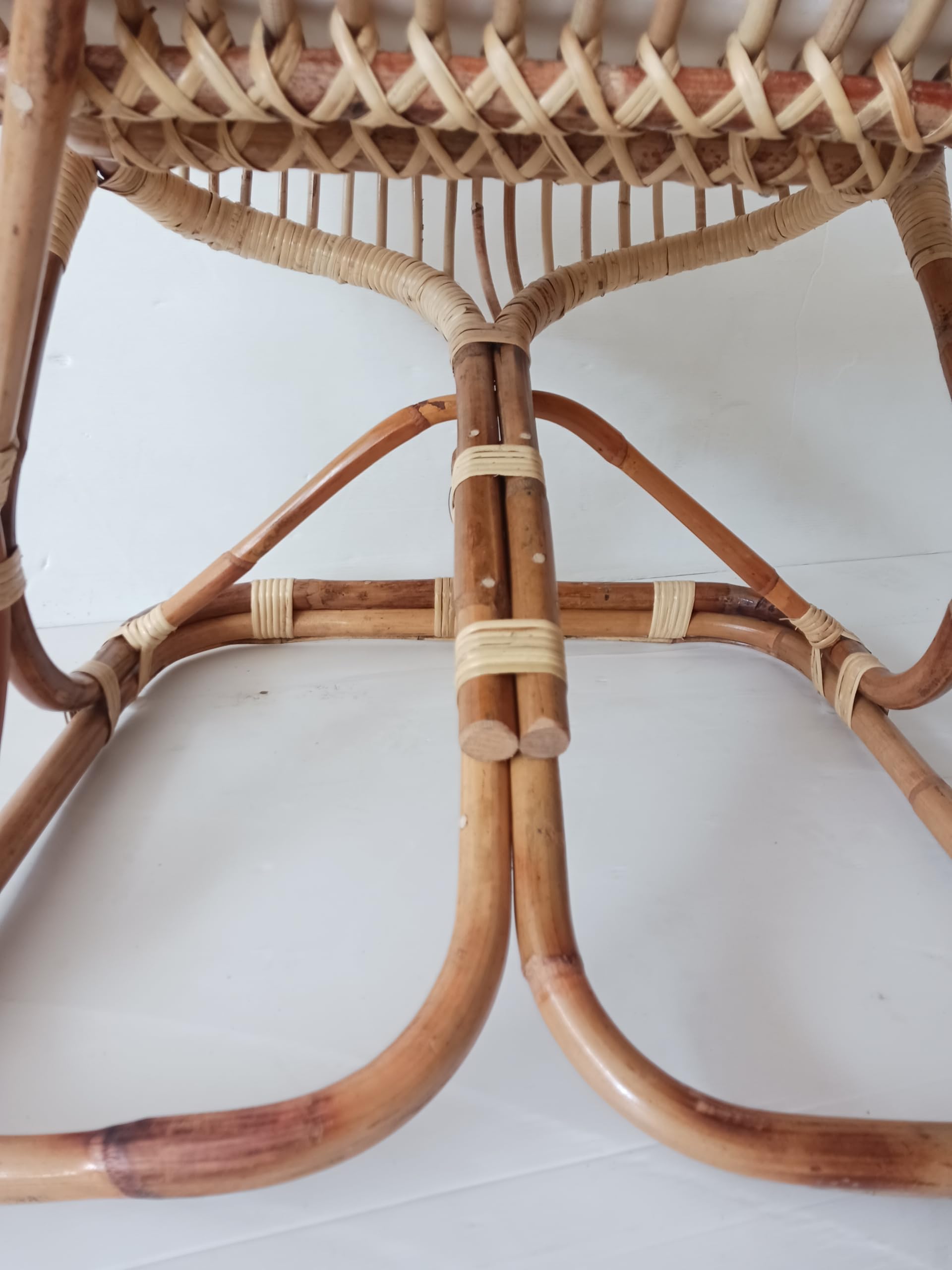 Poltrona vimini in rattan naturale Sedia ergonomica Cm 58x75x106 H con cuscino trapuntatao Ideale per esterno ed interno Artigianale ed ecosostenibile