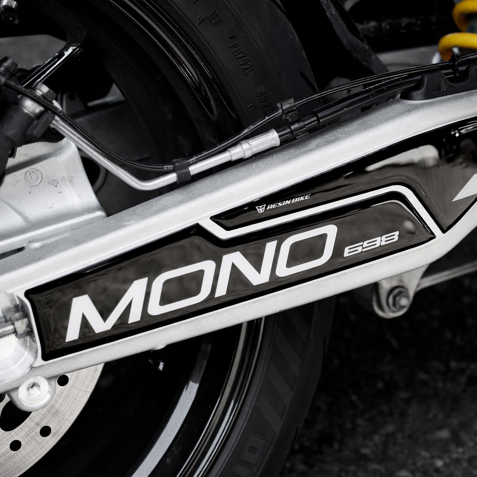 Resin Bike Tankdeckel-Aufkleber Für Ducati Hypermotard 698 RVE Mono 2024 – 3D Harz, Made In Italy