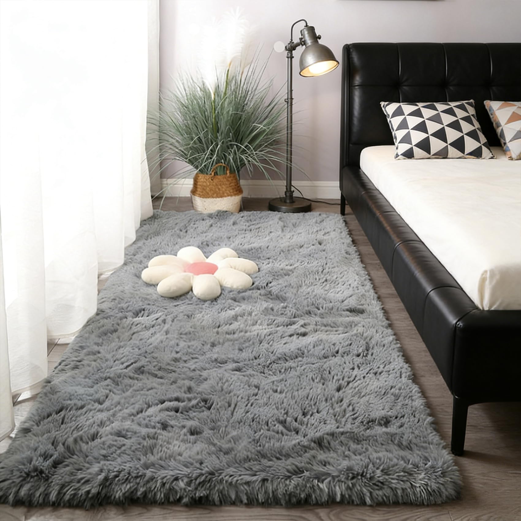 Tapis shaggy poils longs moelleux pour réchauffer un sol de salon froid