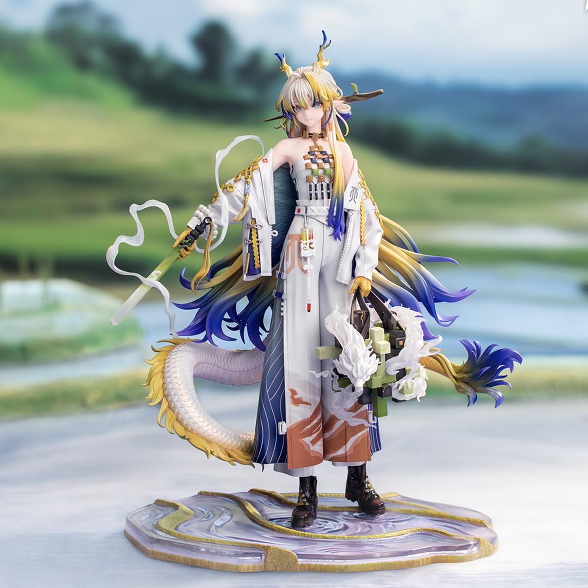 アークナイツ フィギュア W 塗装済み完成品 1/7スケール 約27cm Amazon.co.jp: 専用 フィギュアケース アークナイツ
