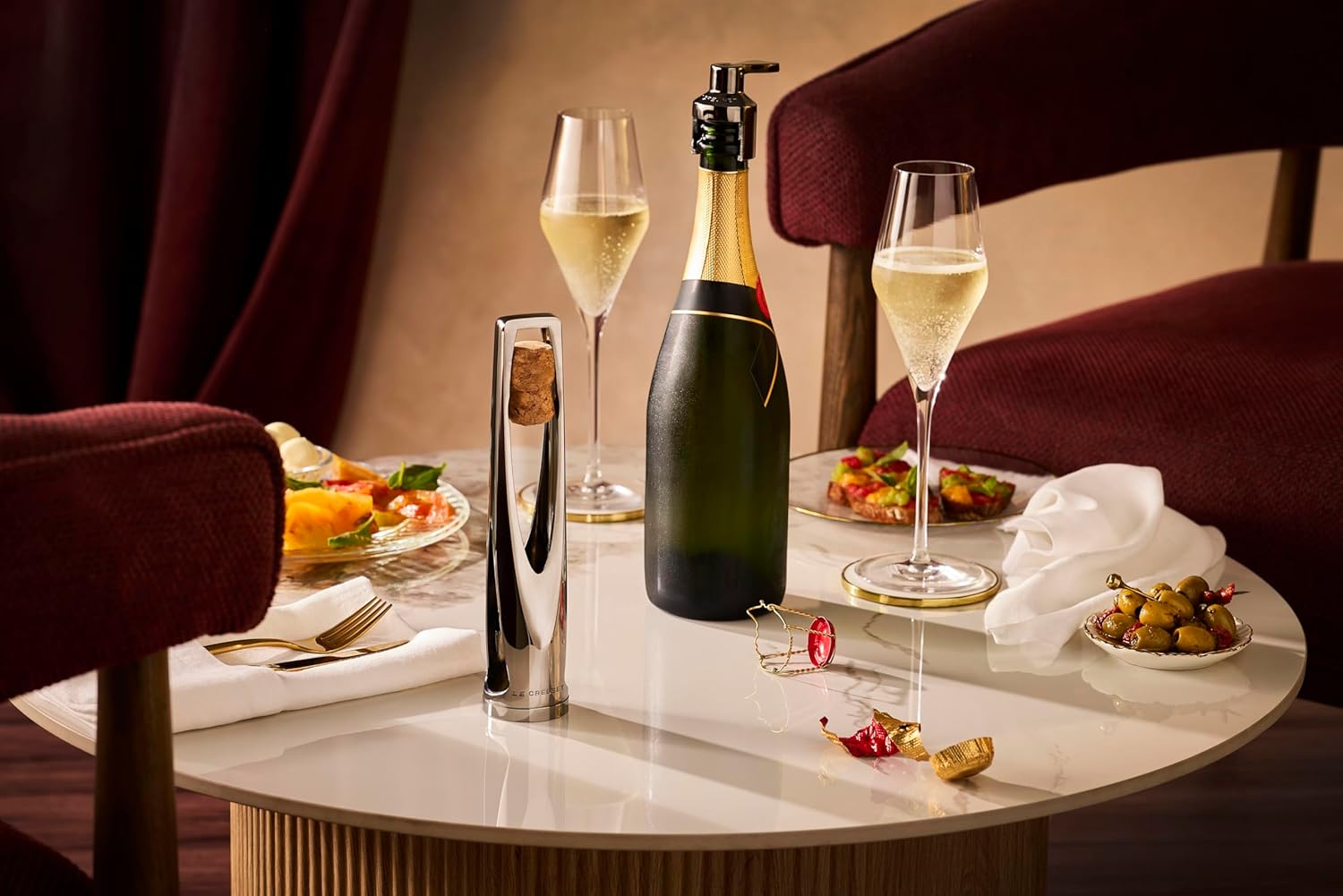 Le Creuset Champagne Crown Sealer, 2.25", Black Nickel