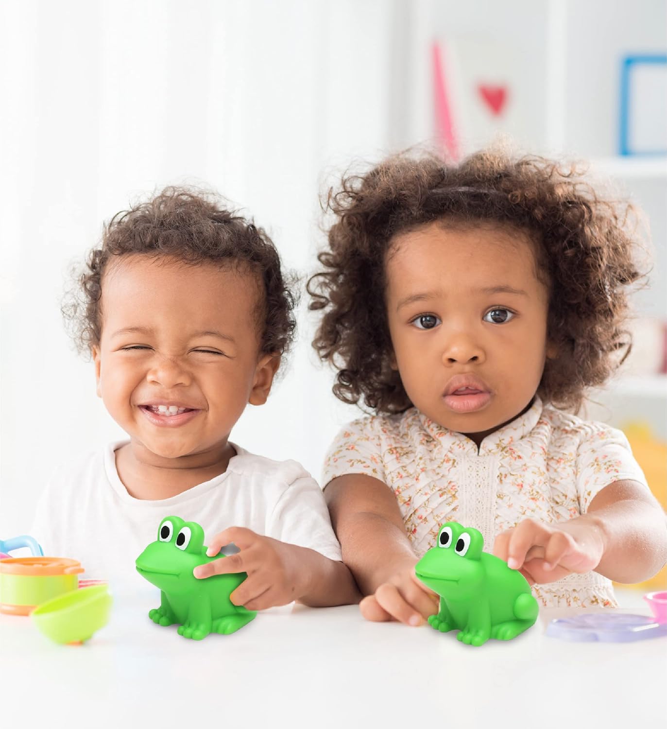 DolliBu Frog Bath Buddy Squirter - Floating Green Frog Rubber Bath Toy, Fun Water Squirting Bathtime Play for Toddlers, Cute & Soft Animal Toy for The Bathtub, Beach & Pool for Girls & Boys - 3 Inch