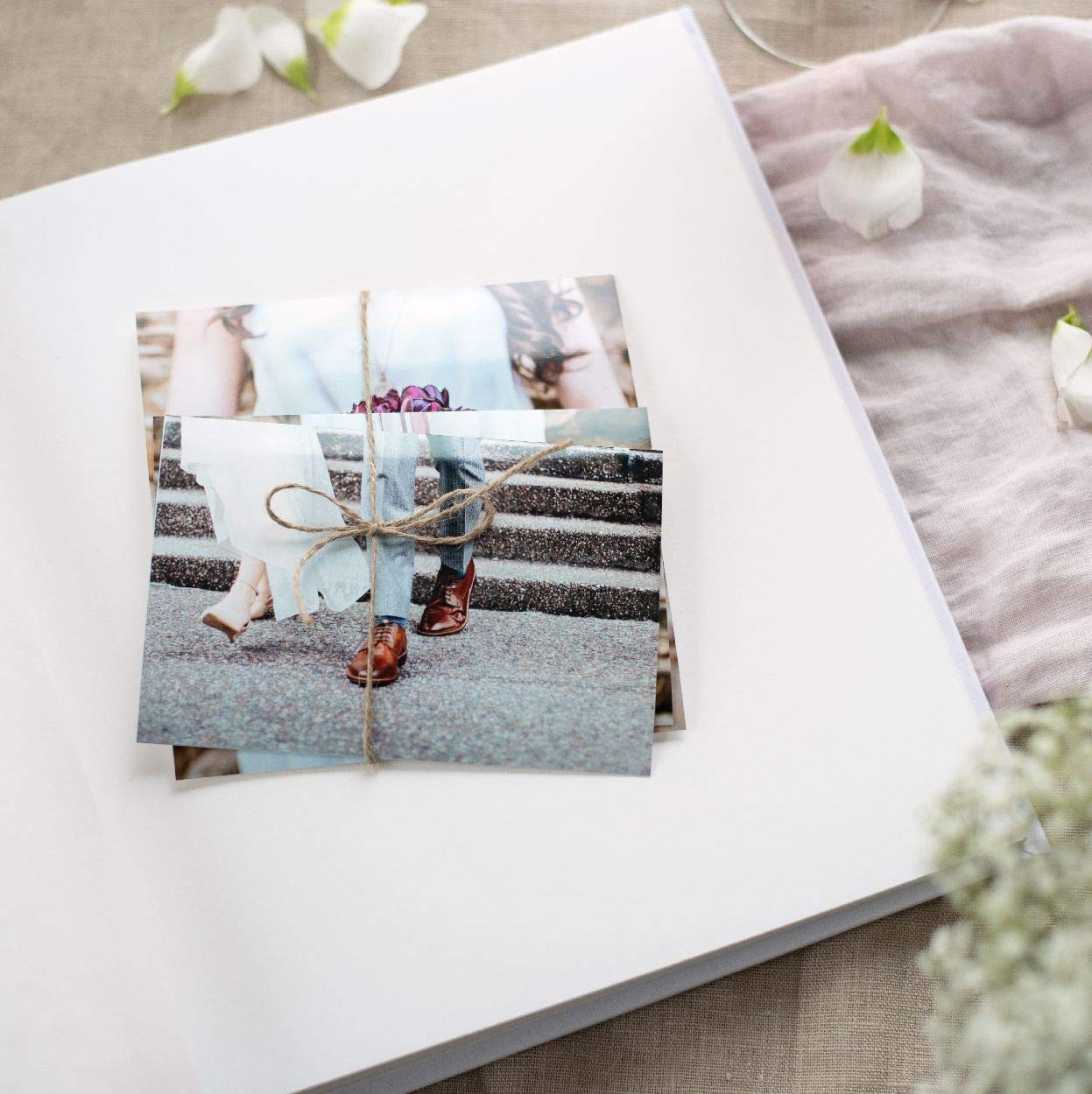 goldbuch Bruiloftsalbum hartkoppen, fotoalbum met 60 witte pagina's en pergamijn, herinneringsalbum met uitsparing voor eigen afbeelding, album veredeld papier in satijnen look, ca. 30 x 31 x 4 cm