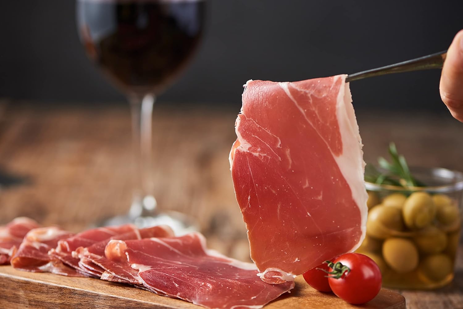 SERRANO HAM SHOULDER (BONELESS) // PALETA SERRANO SIN HUESO by FERMIN
