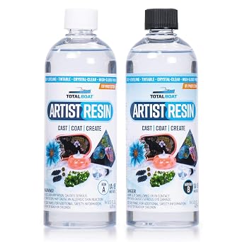 TotalBoat Artist Epoxy Resin - 32oz Quart Kit 11 Mixing Ratio and UV Resistant - High Gloss, Crystal Clear Casting Formula for Artwork, Charms, Crafts, Jewelry, and Tumblers