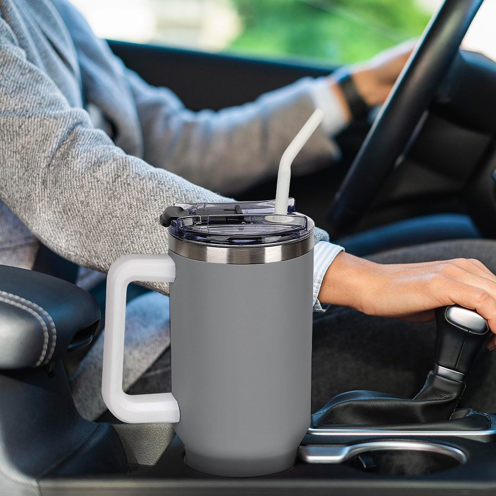 Amazon｜牛のシルエット 牛柄 タンブラー 蓋付き 車用コップ 魔法瓶