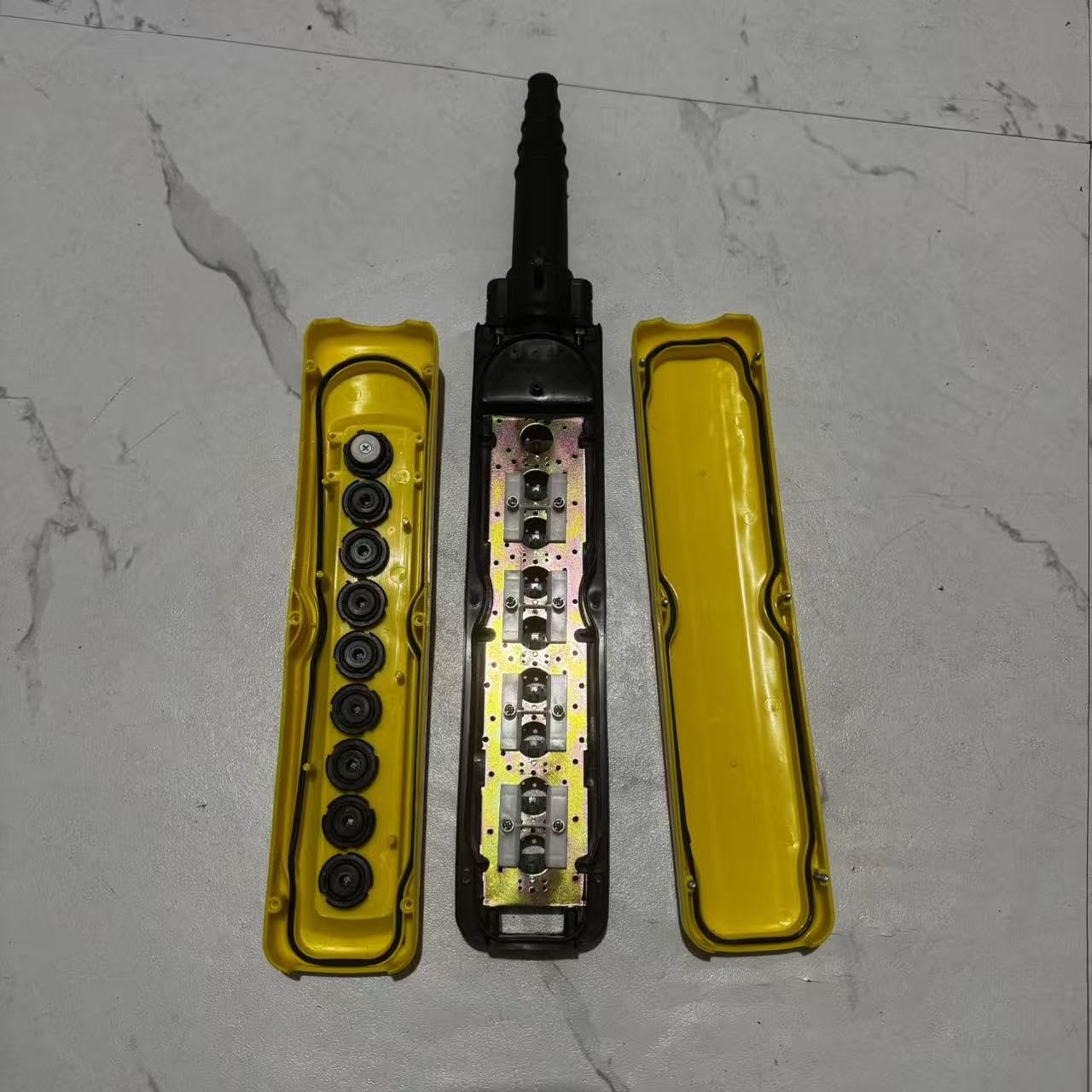 XAC-A8713 Waterproof Crane Pendant Control Station Single-Speed Estop 8 Buttons Lifting Switch