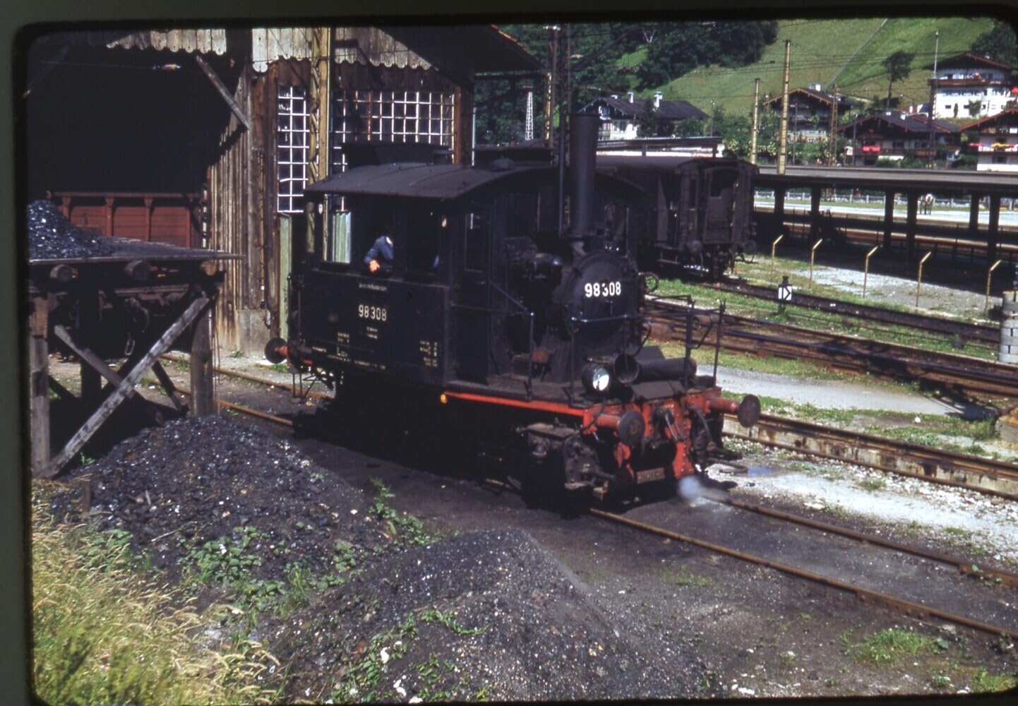 Deutsche Bundesbahn in Farbe Eine Zeitreise durch die Nierentischepoch: Zwischen Deutscher Reichsbahn und Deutscher Bahn AG - die Eisenbahn in der Zeit des Wirtschaftswunders