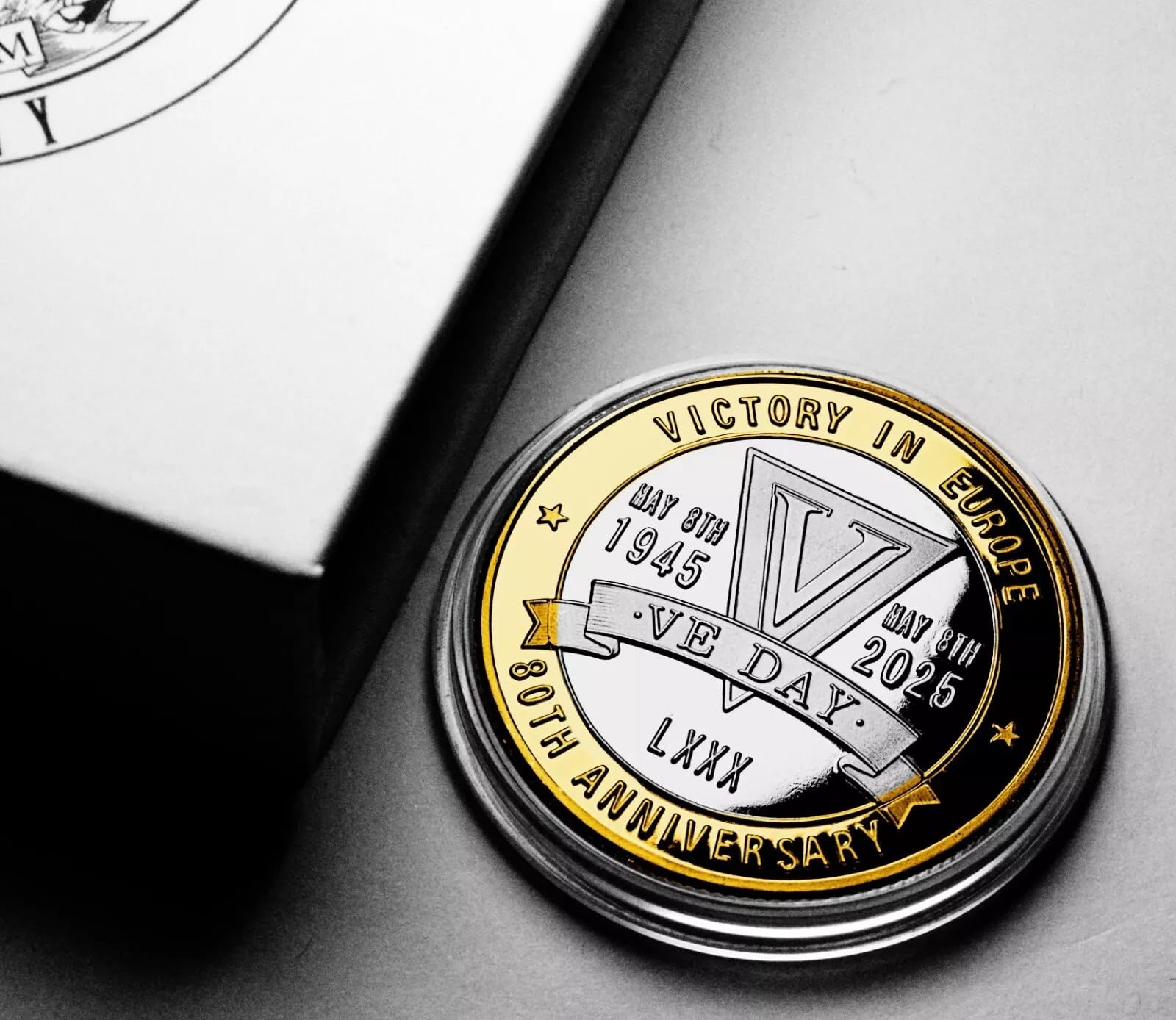The Commemorative Coin Company VE DAY 80th Anniversary Silver & 24ct Gold Commemorative in Gift Box. 1945-2025 VE DAY 8th May WW2 Collectable