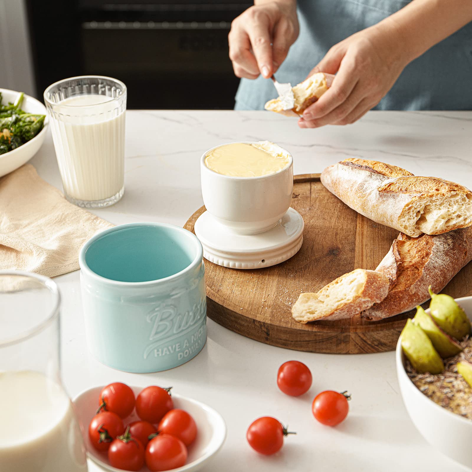 DOWAN Burriera in Porcellana, Portaburro in Porcellana, Burriera Stile Barattolo di Vetro con Coperchio e Acqua, Morbido e Distribuibile, Gadget da Cucina, Blu
